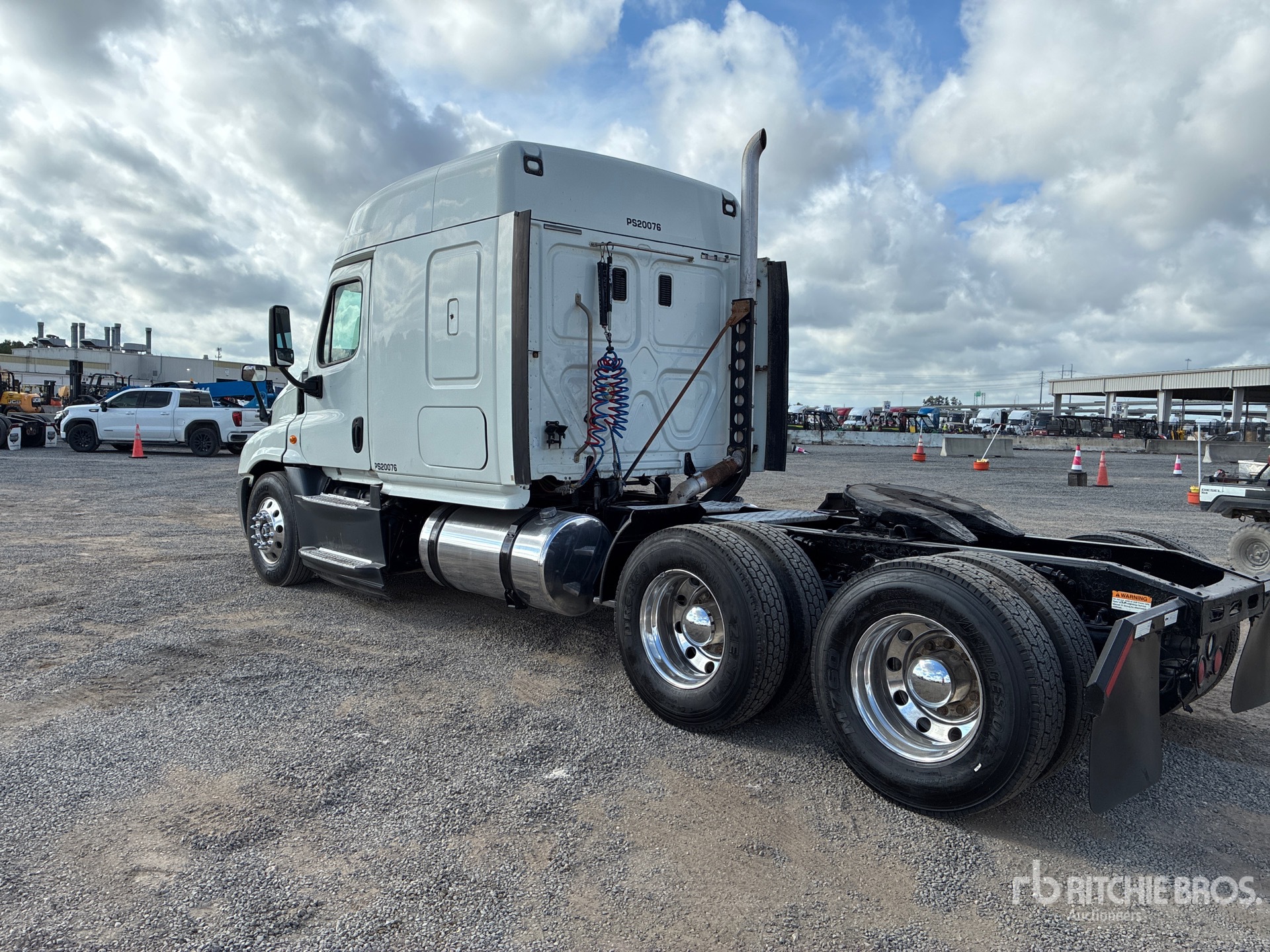 2015 Freightliner CASCADIA 125