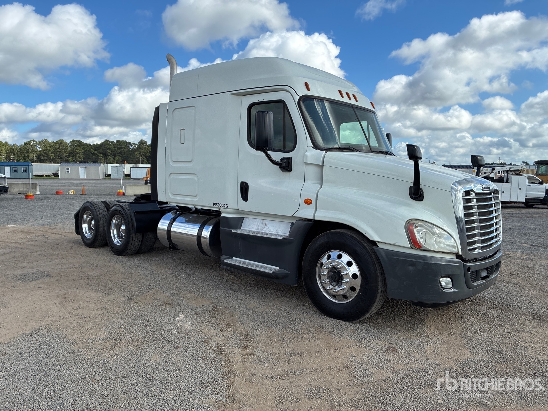 2015 Freightliner CASCADIA 125
