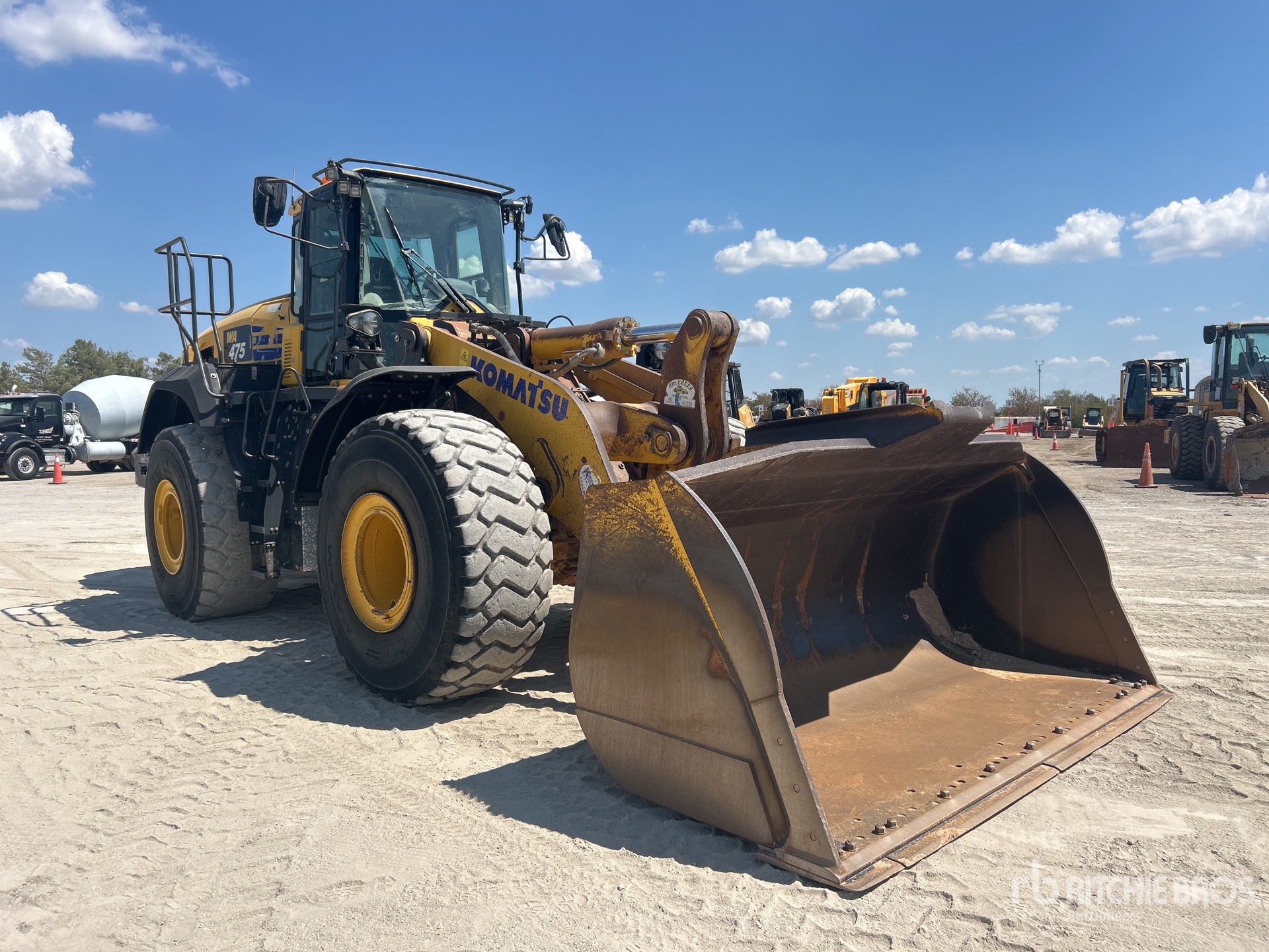 2022 Komatsu WA475-10