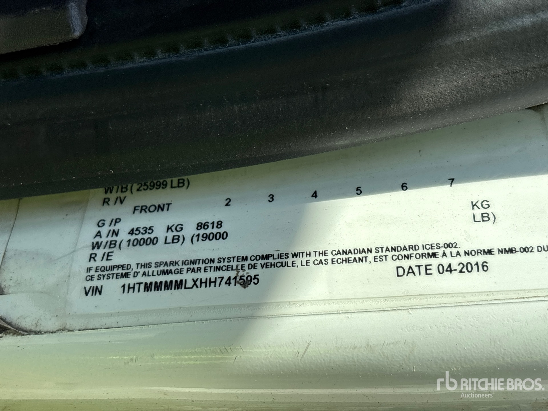 2017 International 4300 SBA 4X2