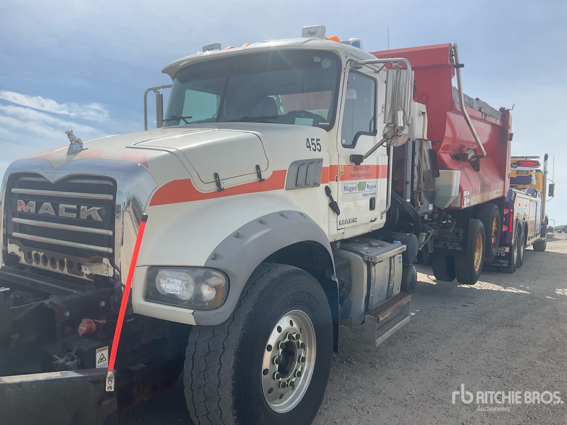 2013 Mack GU713
