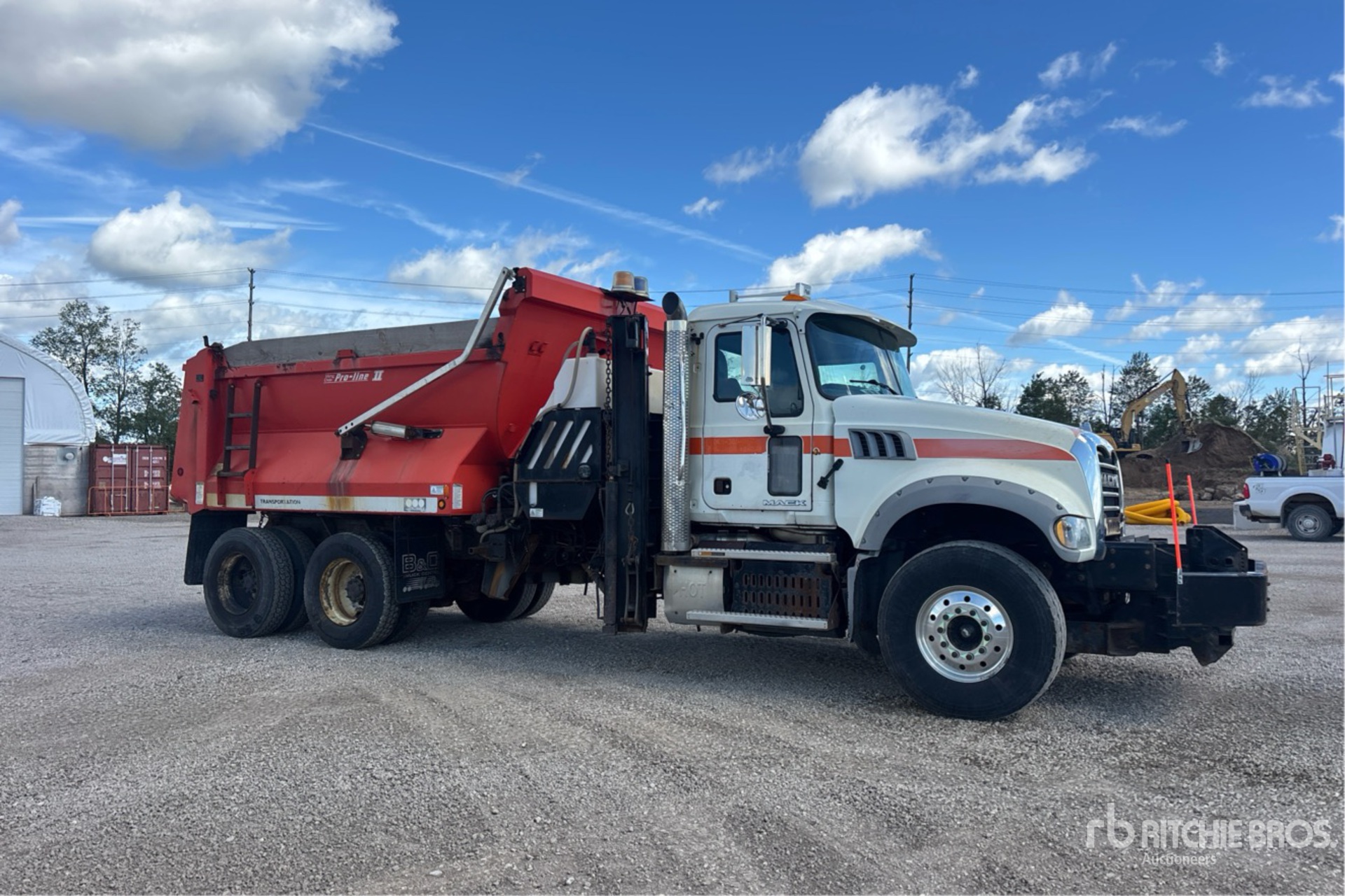 2013 Mack GU713