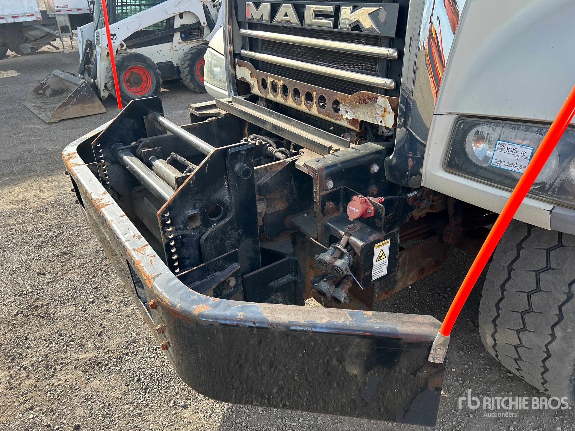 2013 Mack GU713