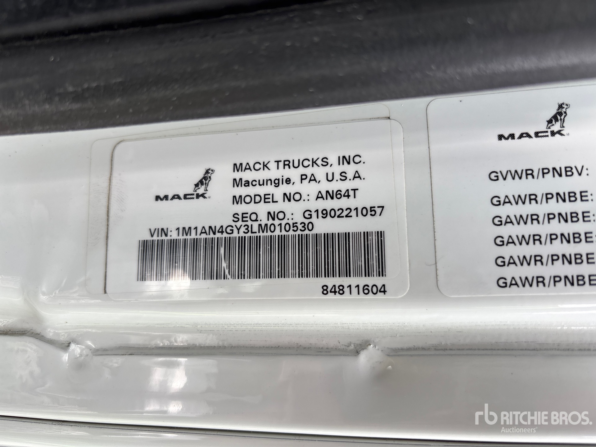 2020 Mack AN64T