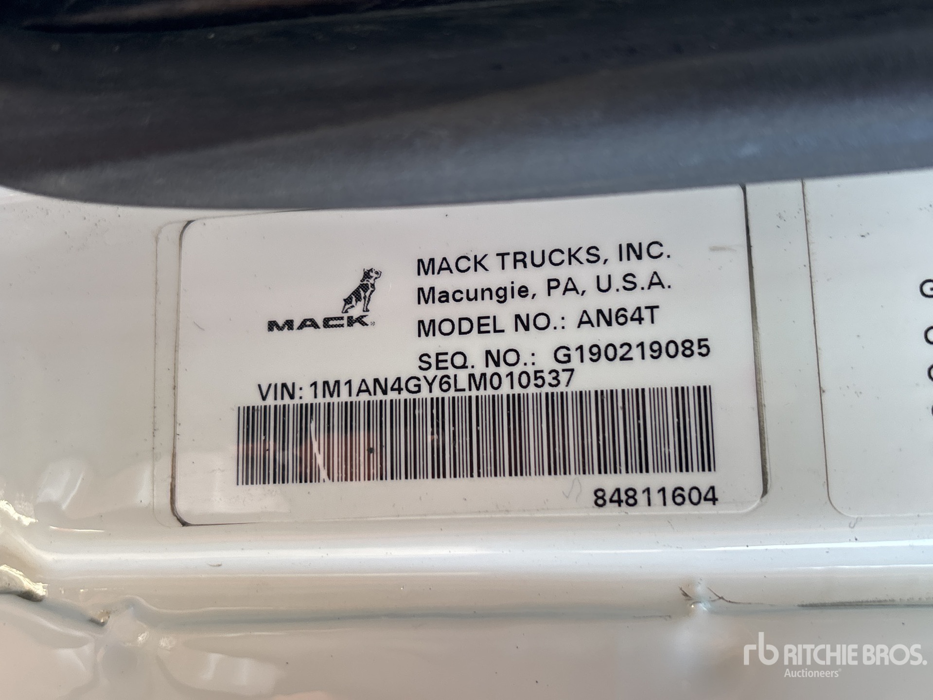 2020 Mack AN64T