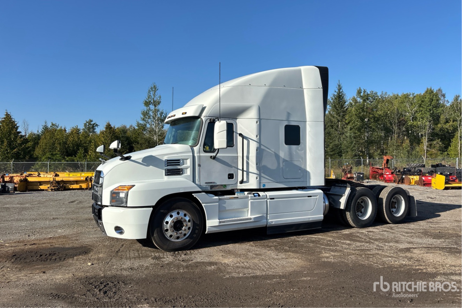 2020 Mack AN64T