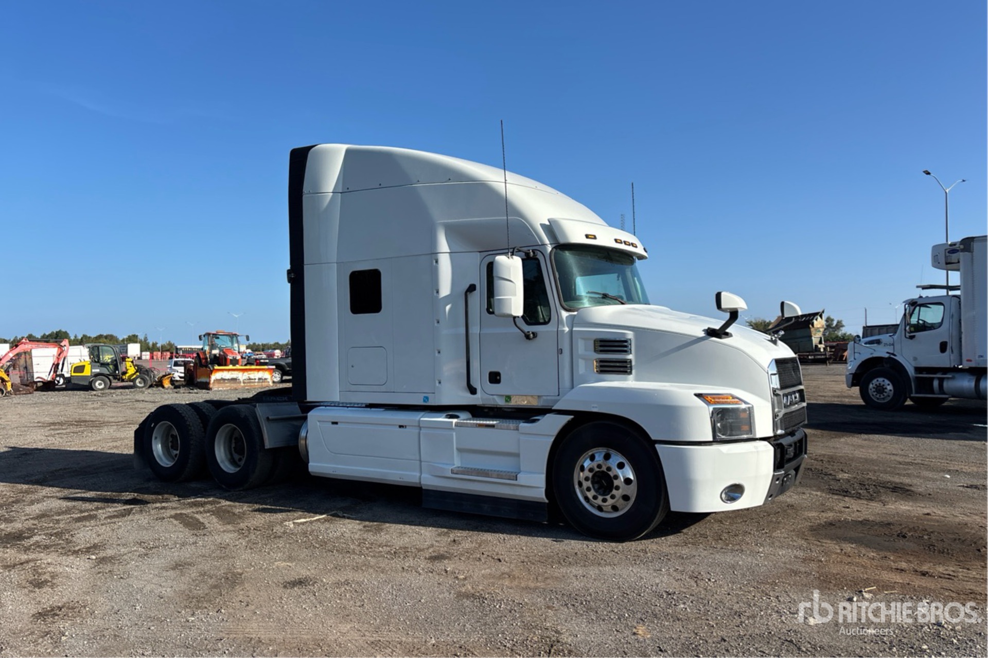 2020 Mack AN64T