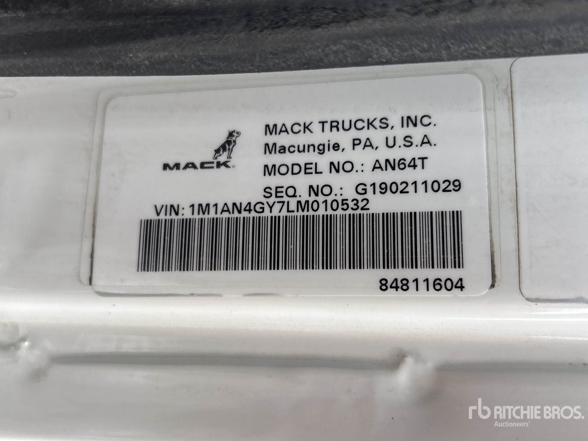 2020 Mack AN64T