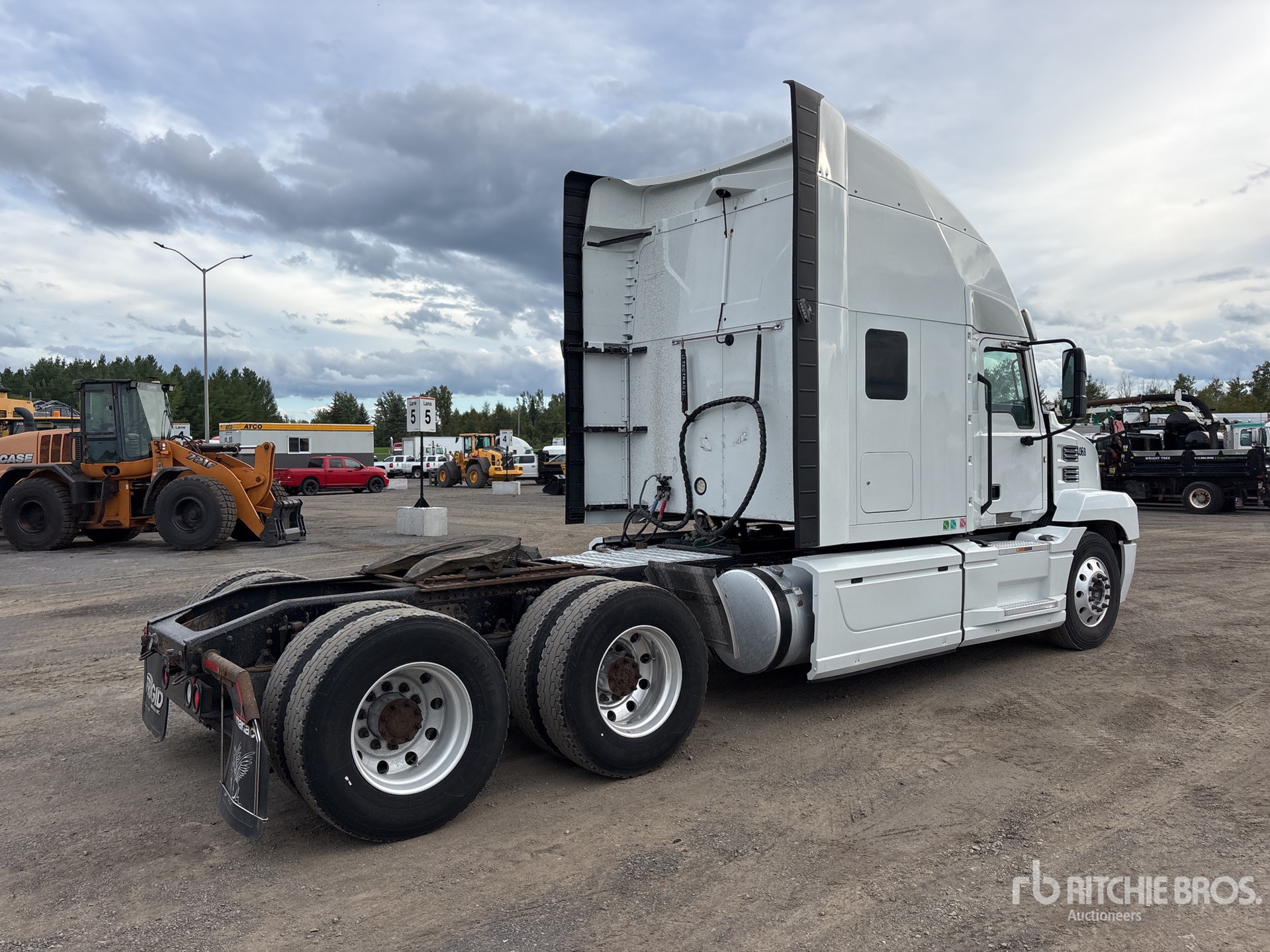 2020 Mack AN64T
