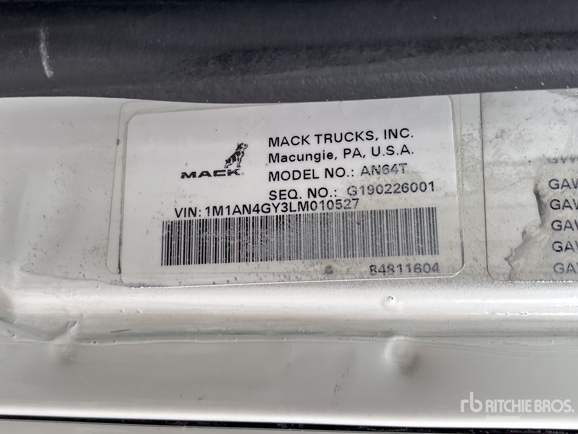 2020 Mack AN64T