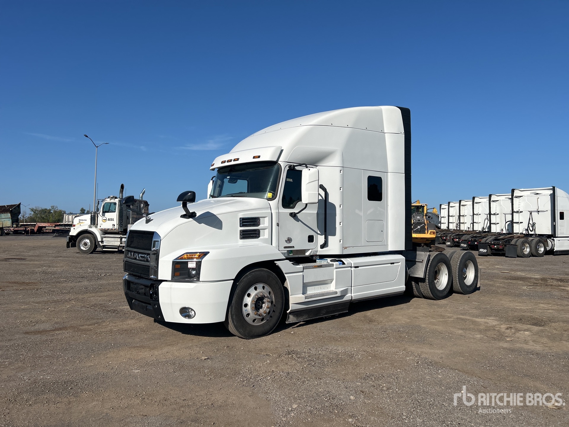 2020 Mack AN64T