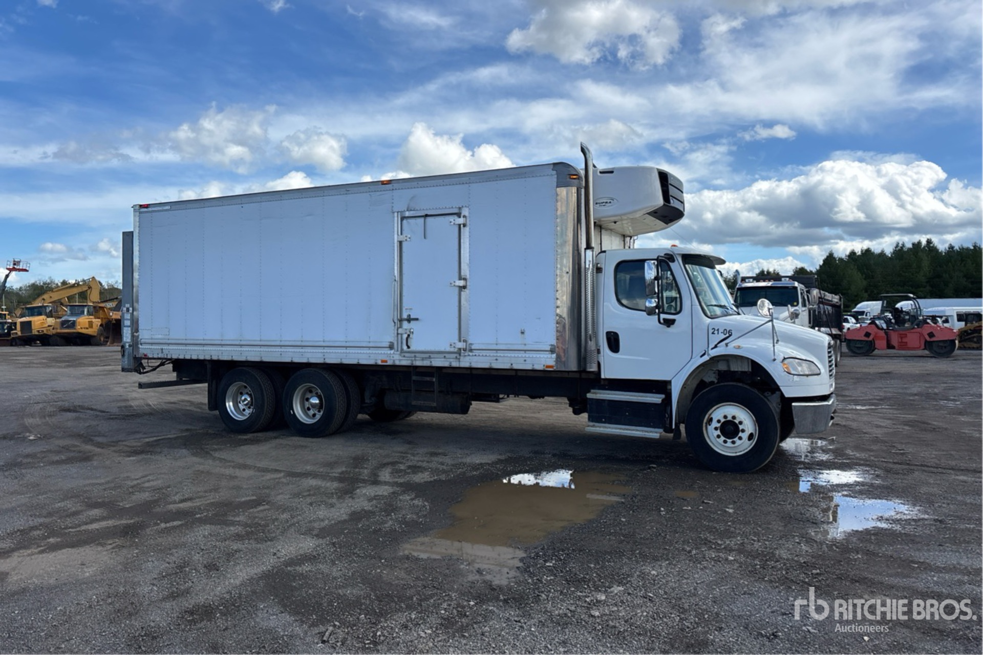 2018 Freightliner M2 106