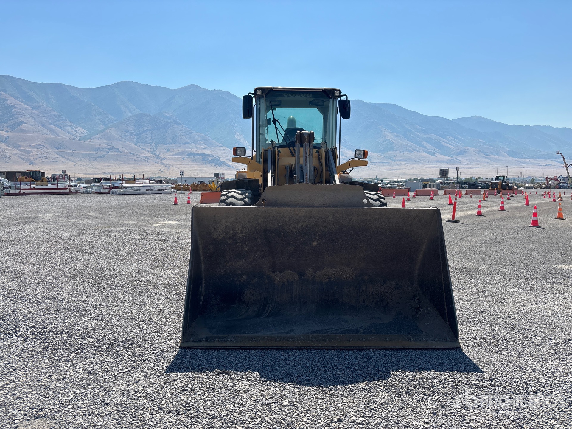 2011 Volvo L90F