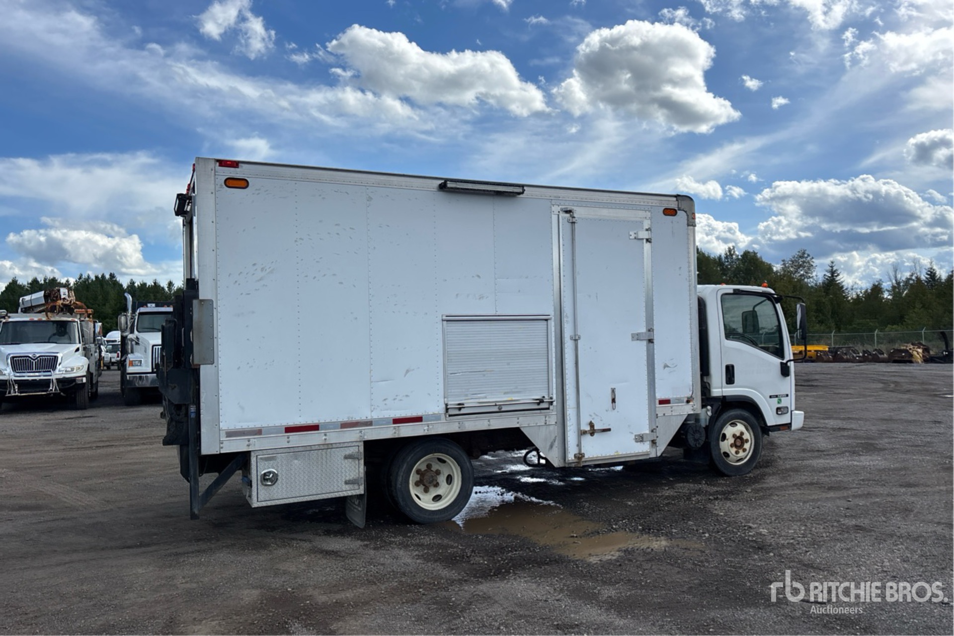 2018 Isuzu NRR
