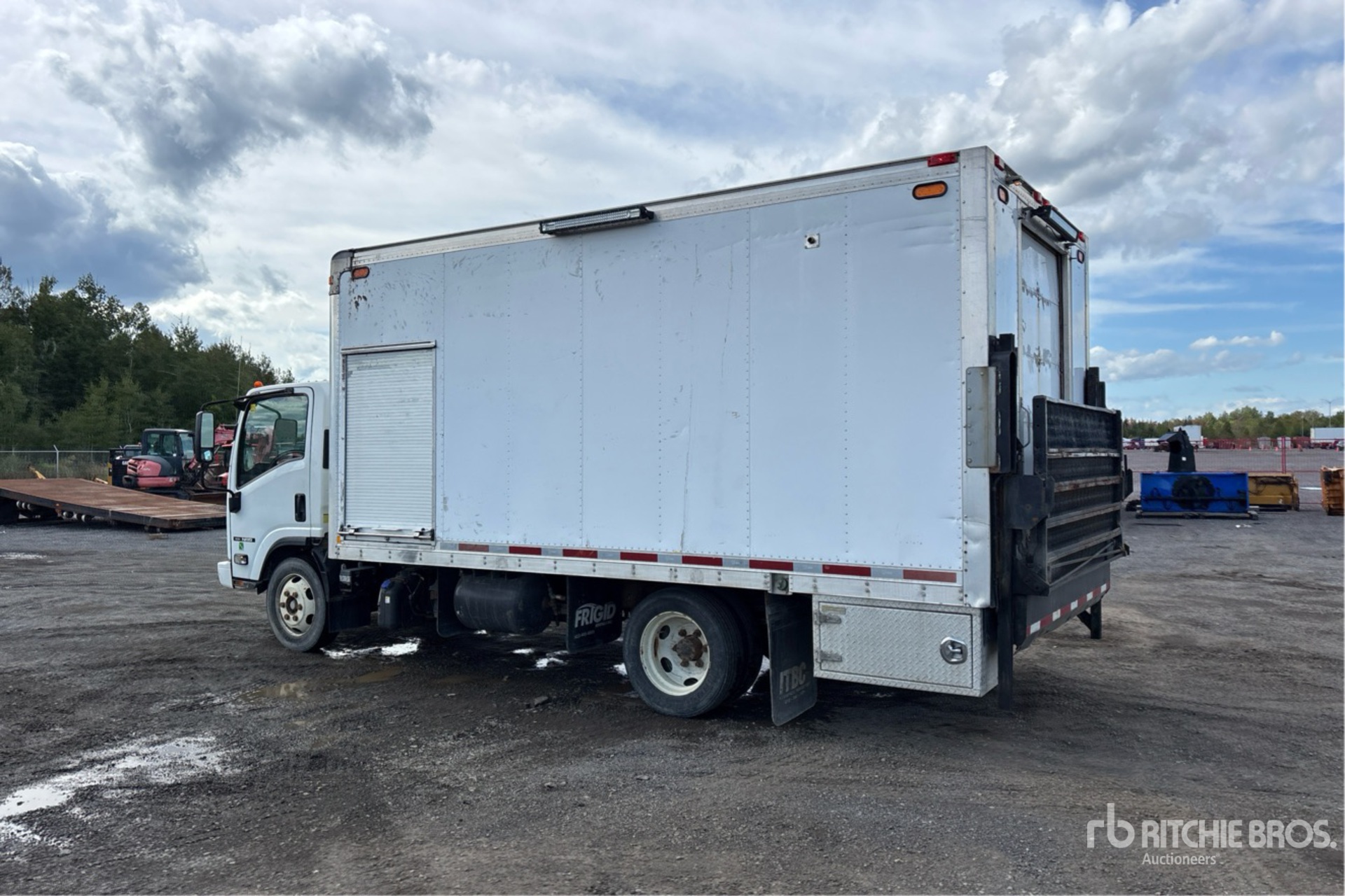 2018 Isuzu NRR