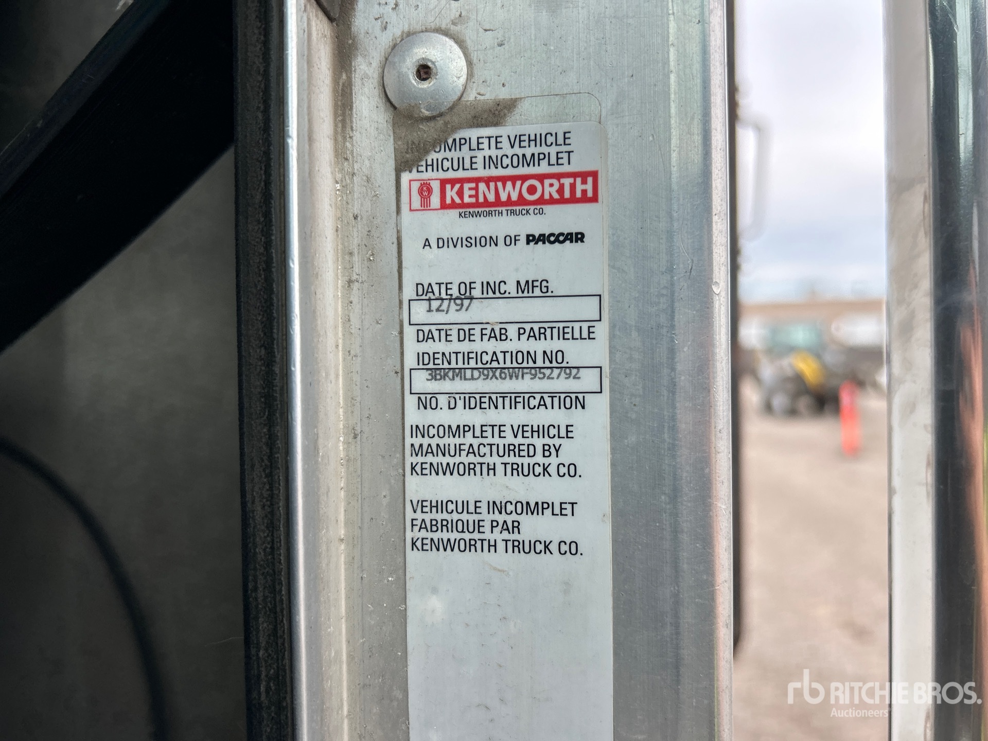 1998 Kenworth T300