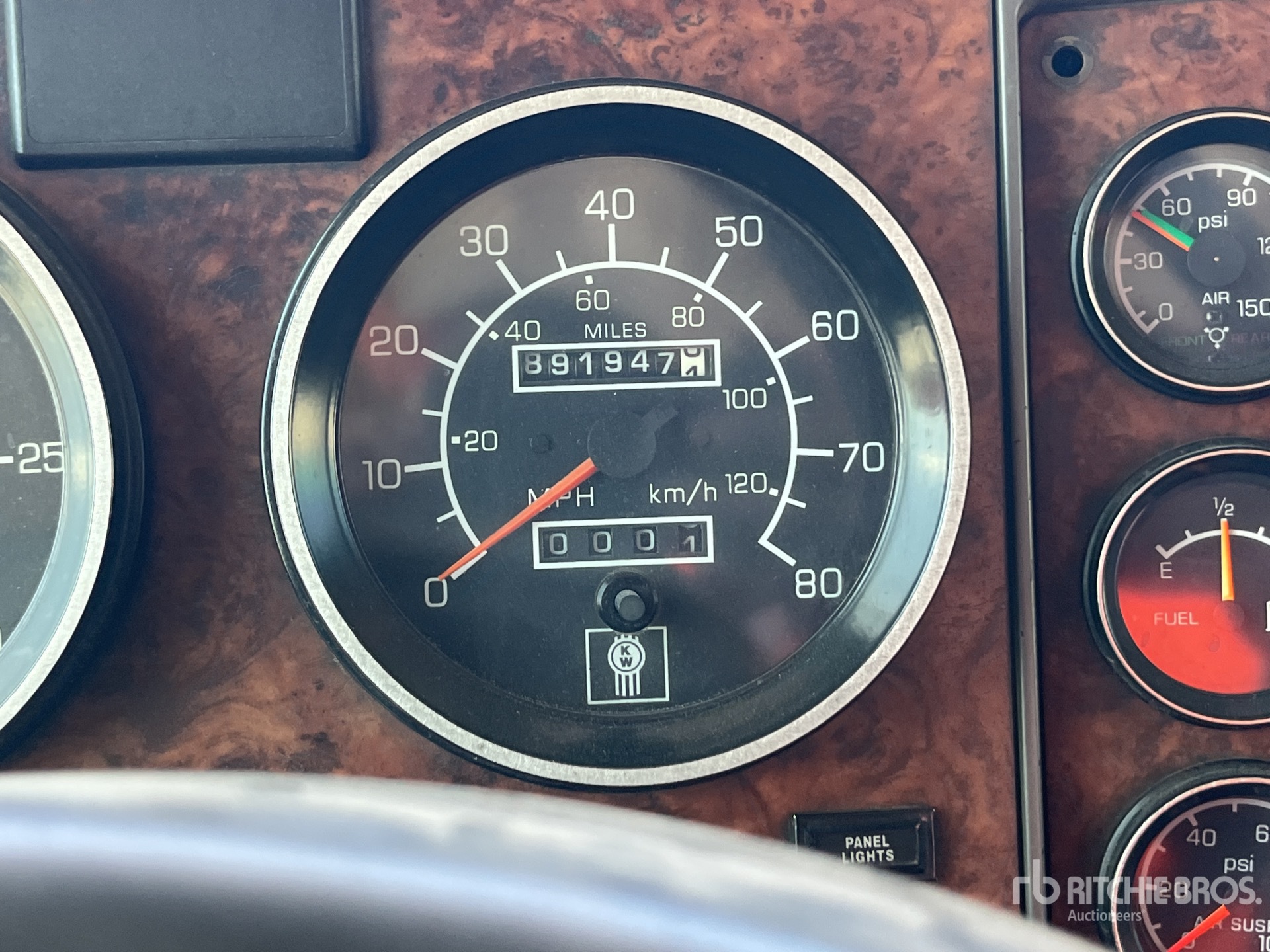 2004 Kenworth T800B