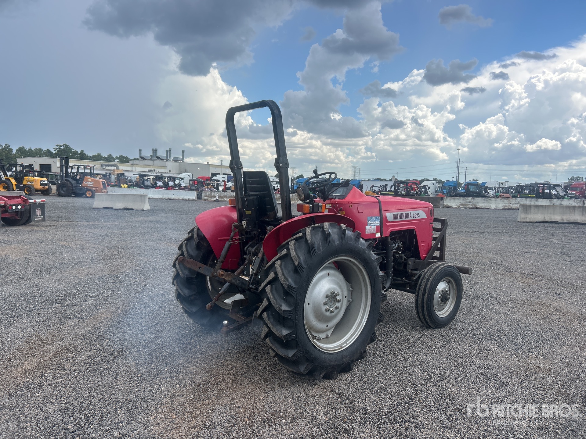 2007 Mahindra 3525