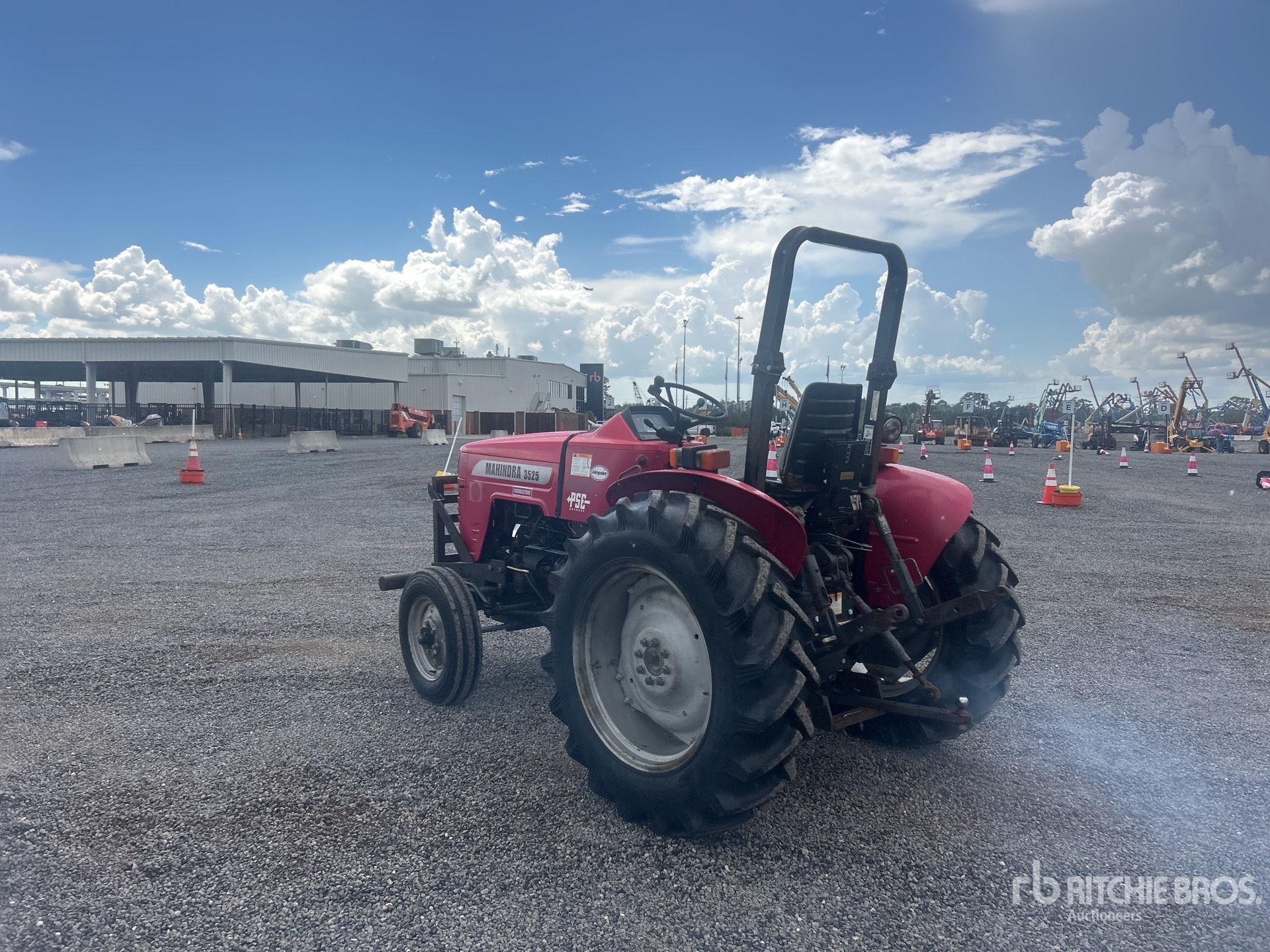 2007 Mahindra 3525