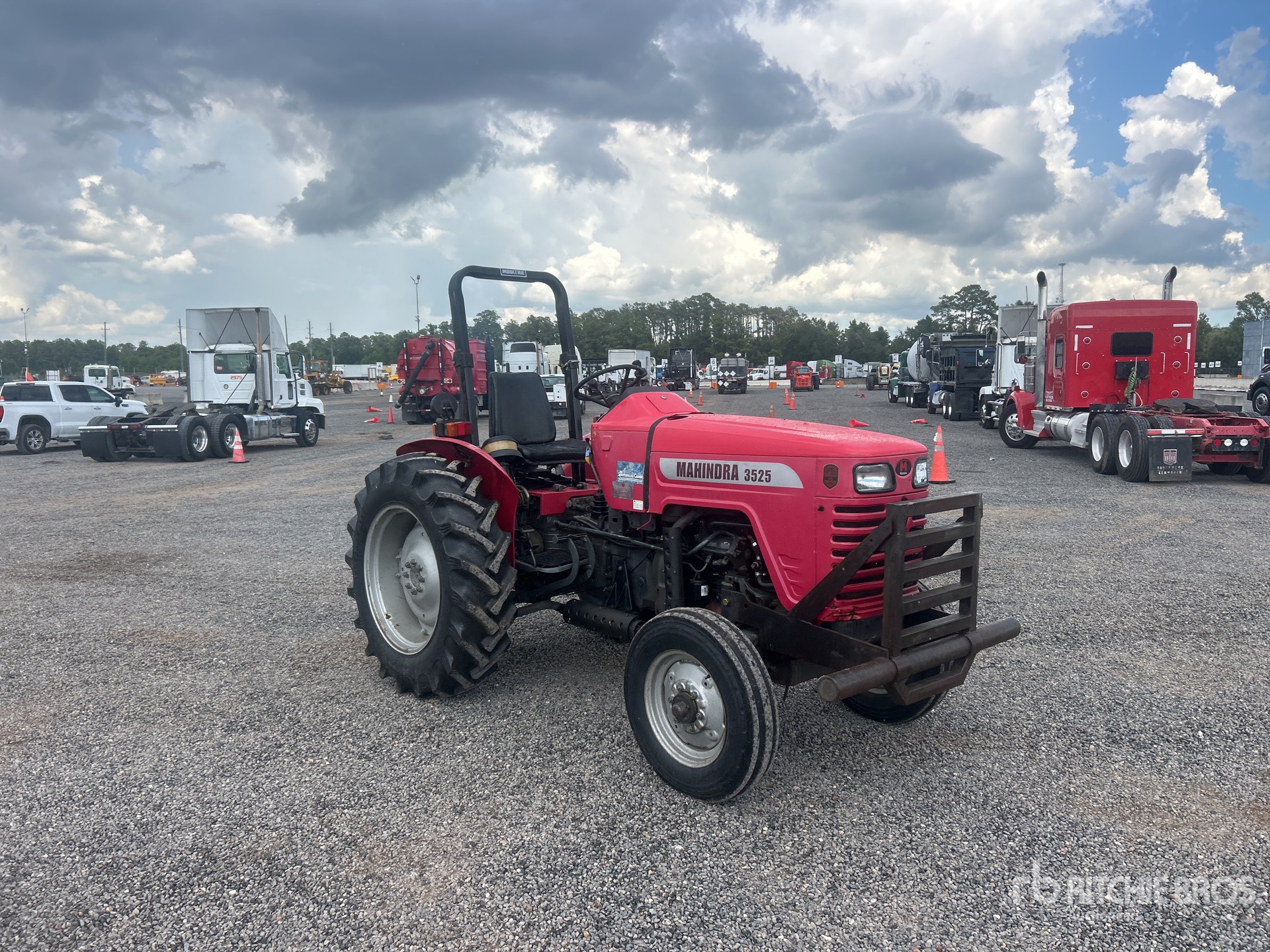 2007 Mahindra 3525