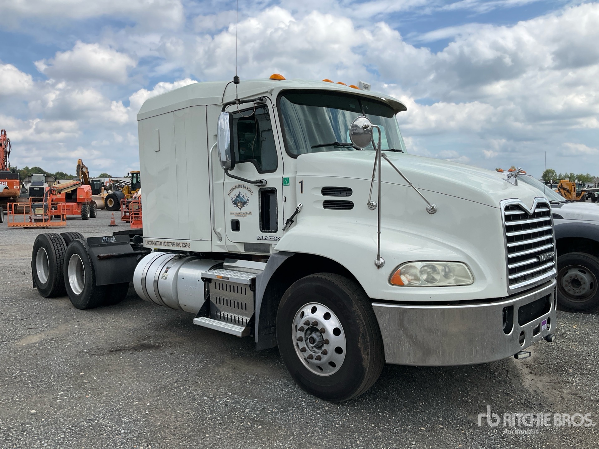 2019 Mack CXU613 Pinnacle