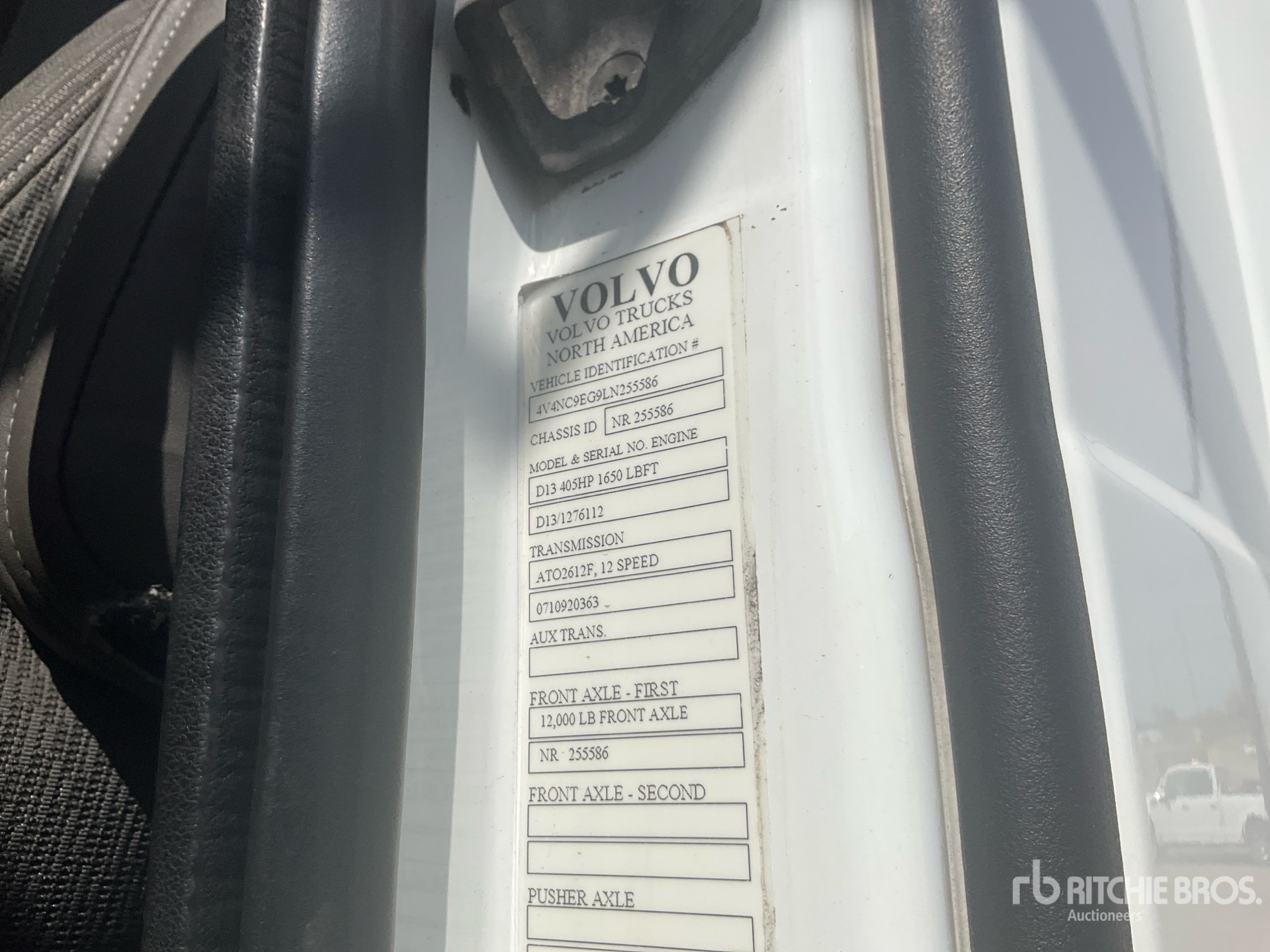 2020 Volvo VNL