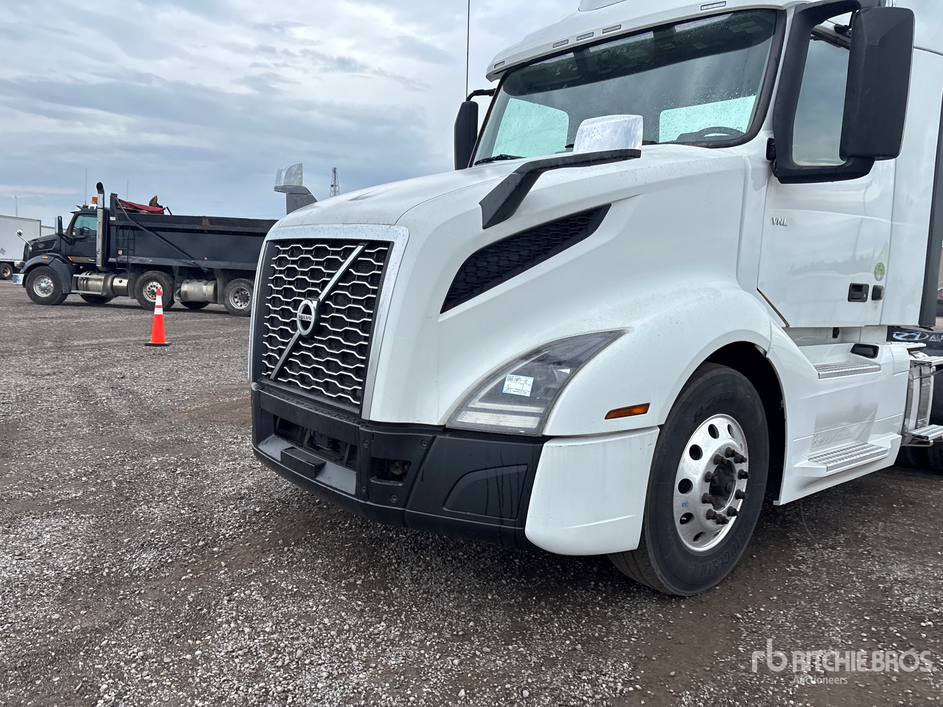 2020 Volvo VNL