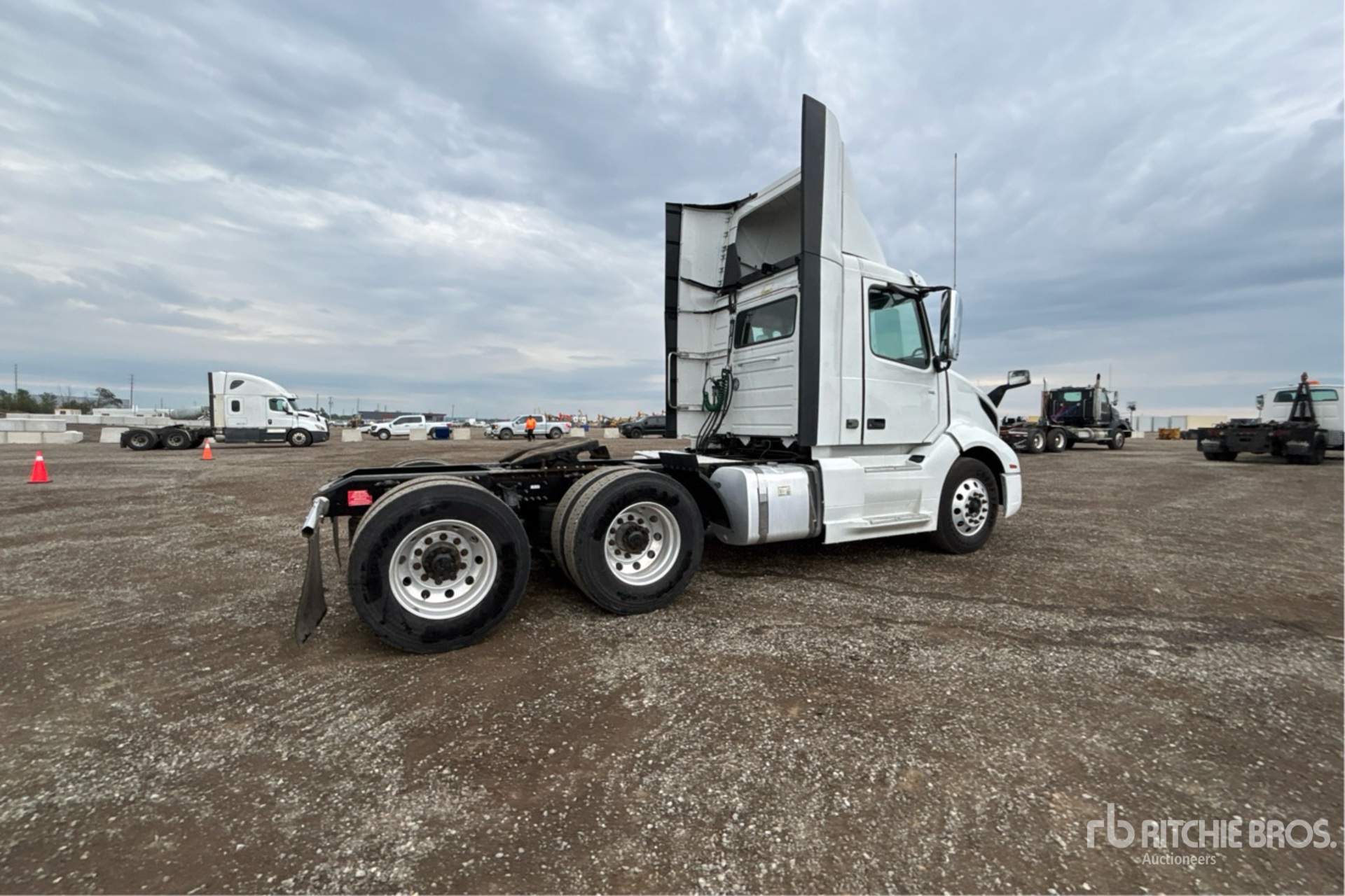 2020 Volvo VNL