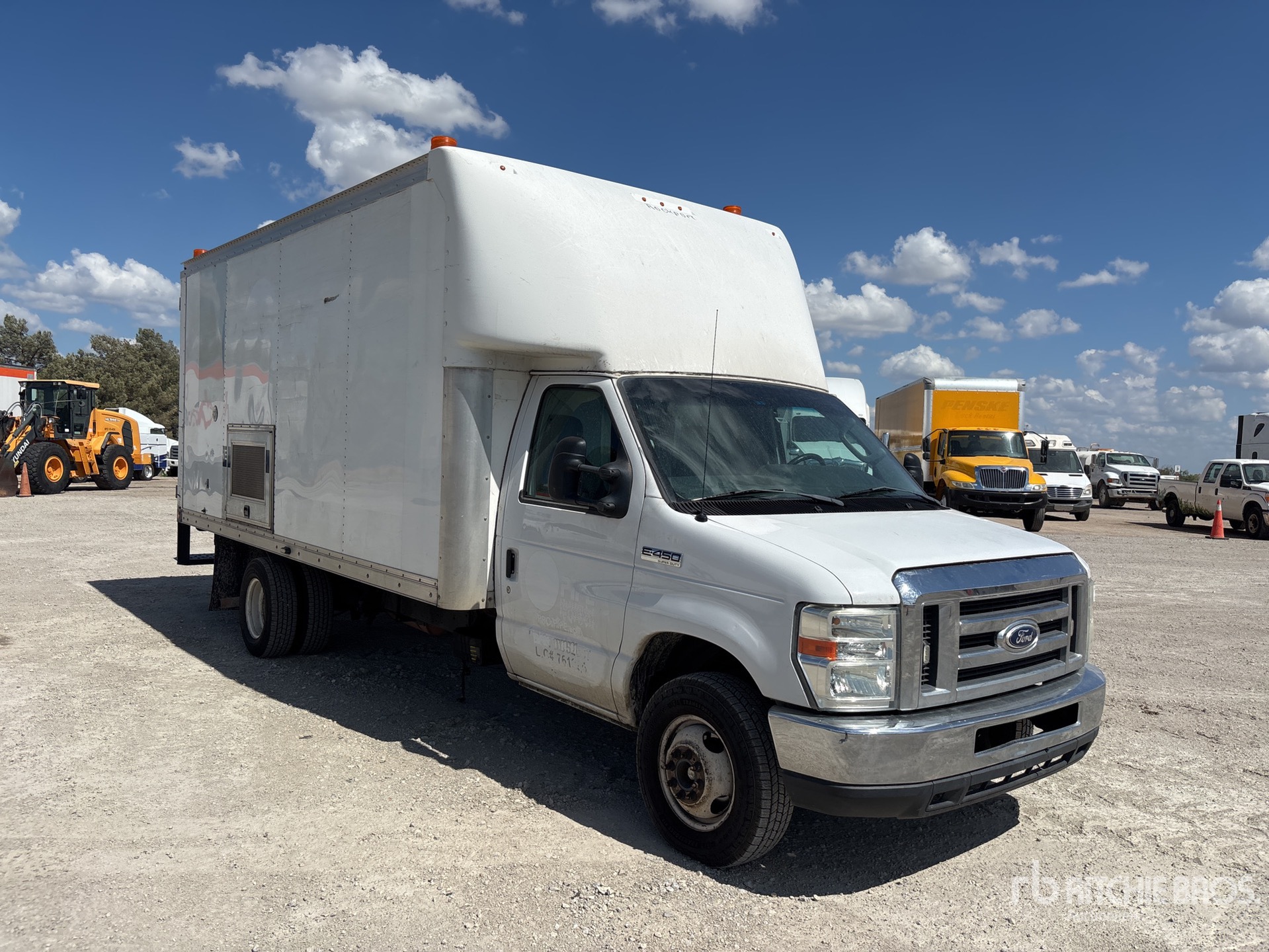 2016 Ford E450