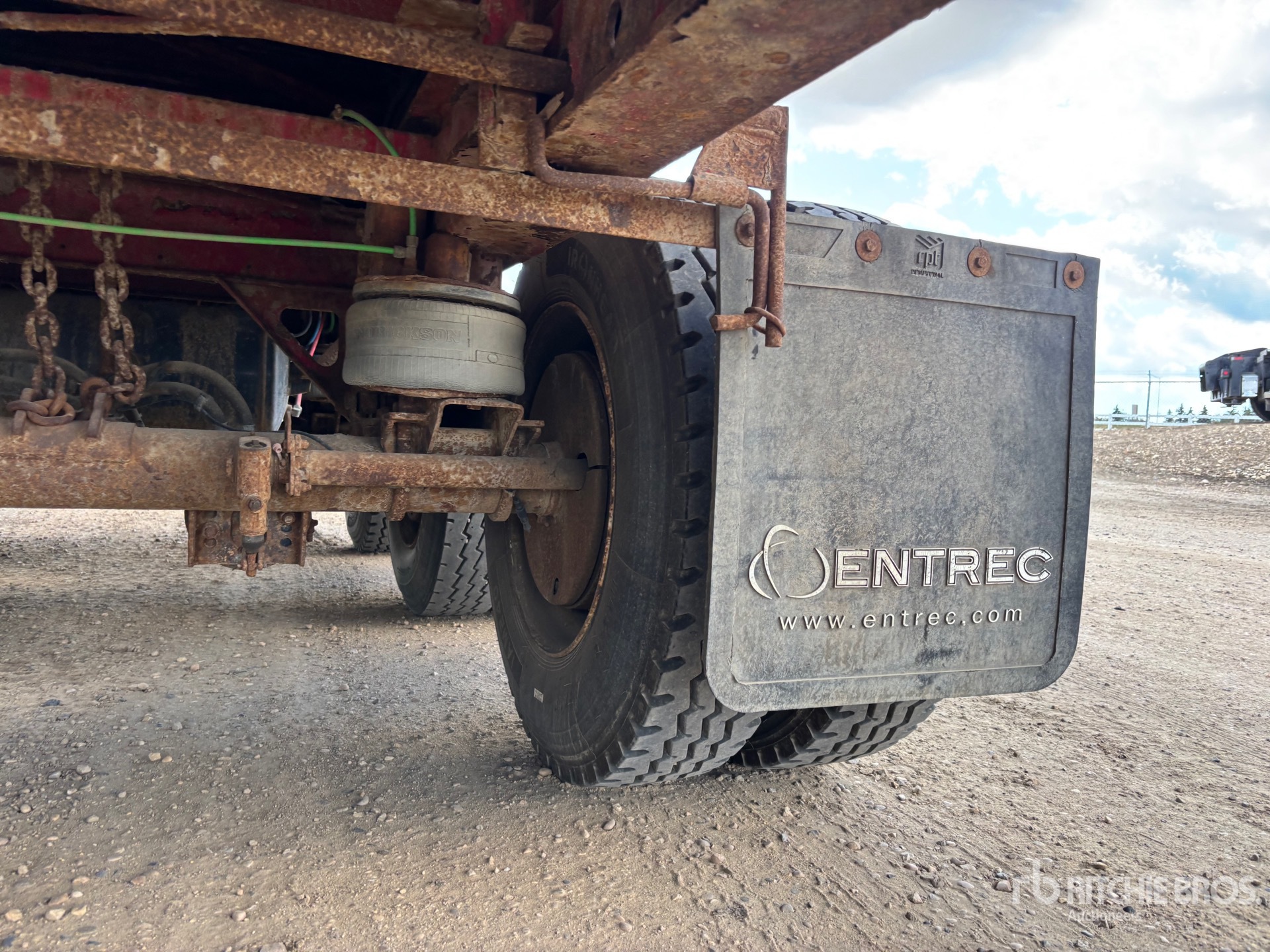 2013 Manac 39 ft Tri/A Flatbed