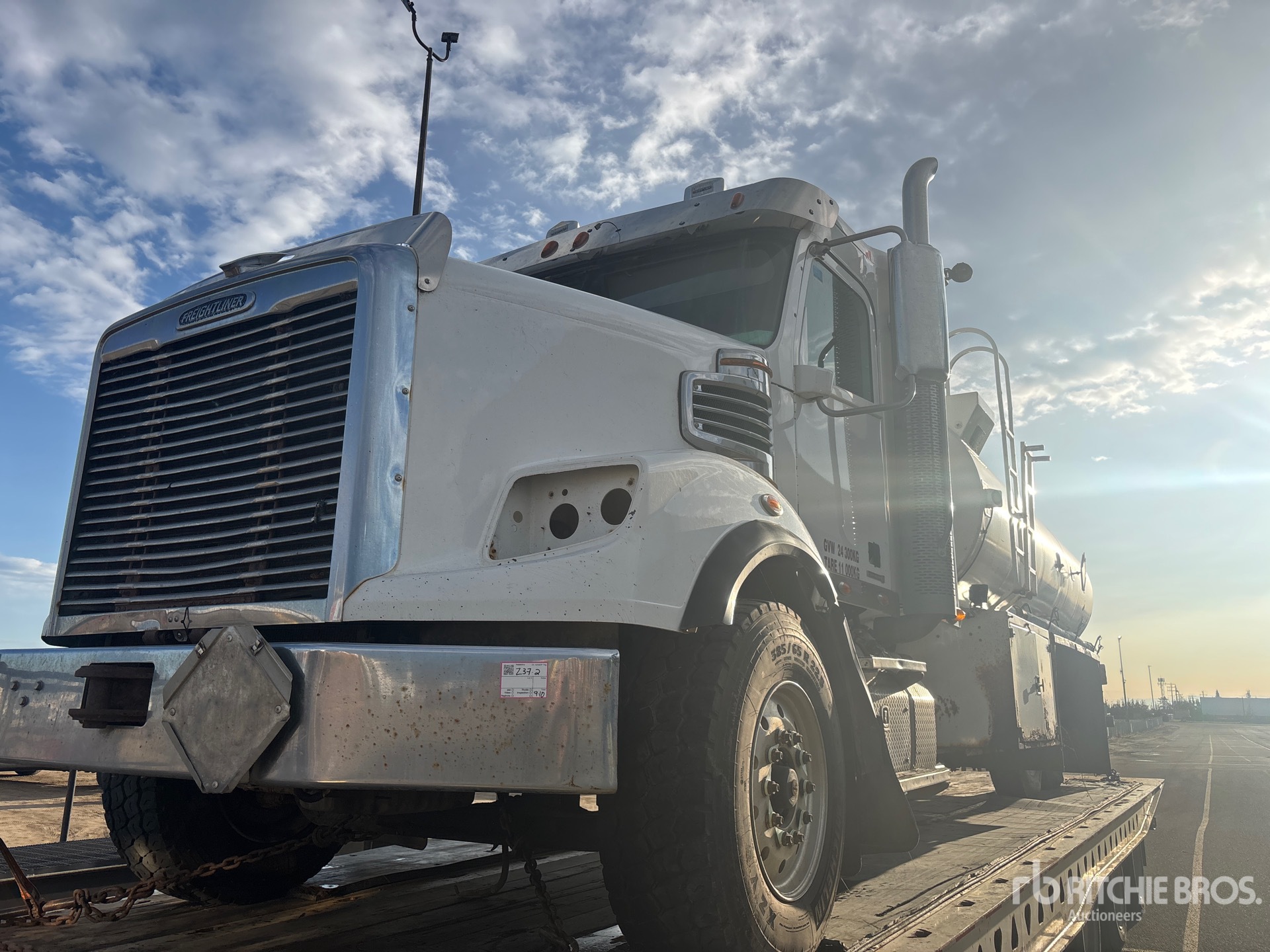 2013 Freightliner CORONADO SD