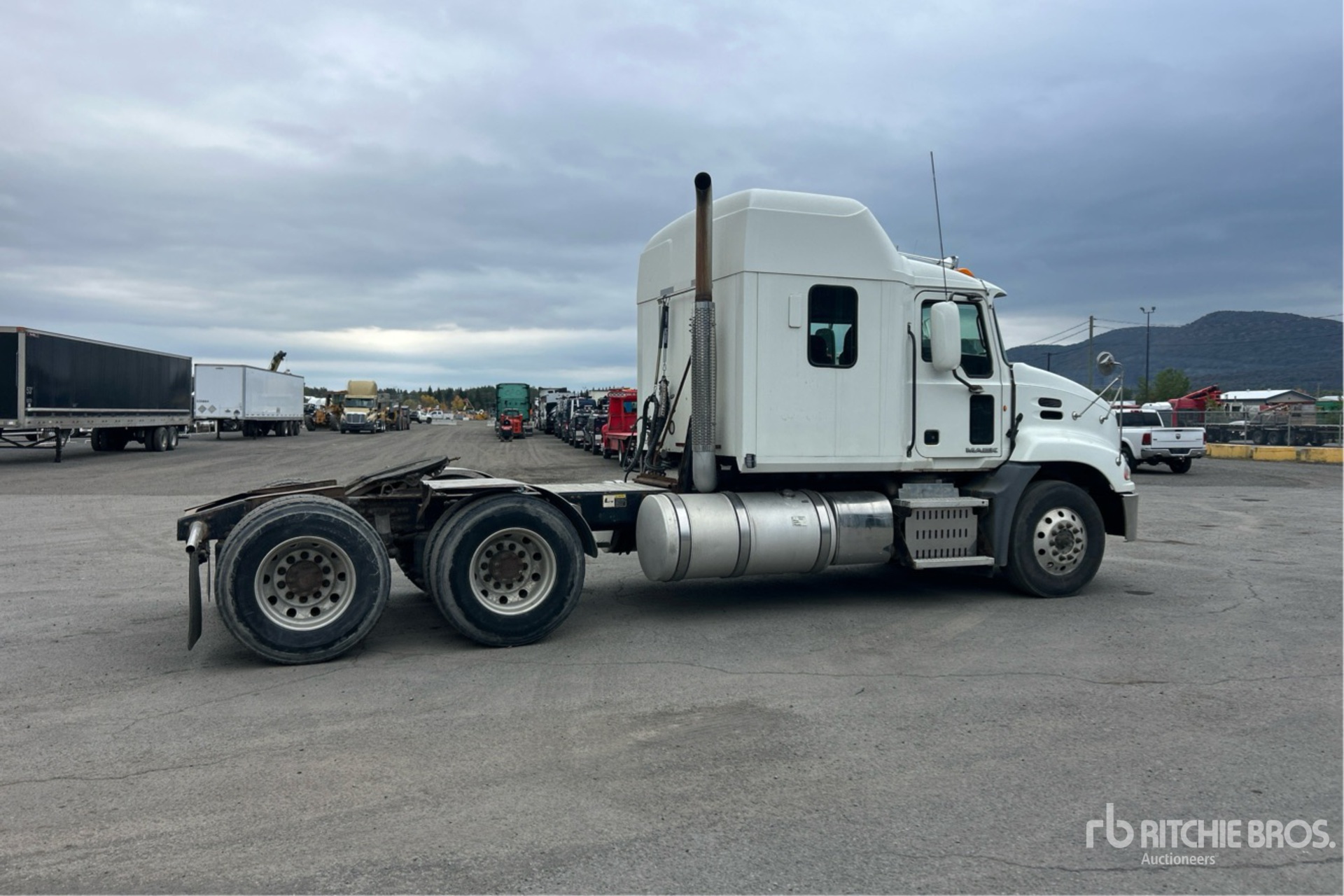 2011 Mack CXU613
