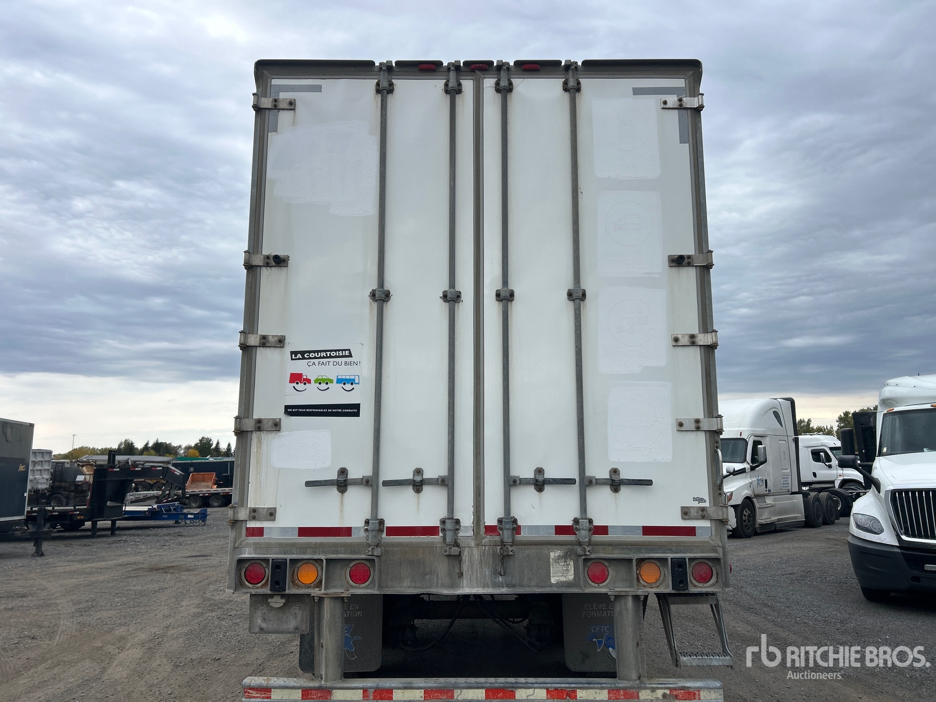 2009 Manac 53 FT X 102 IN T/A