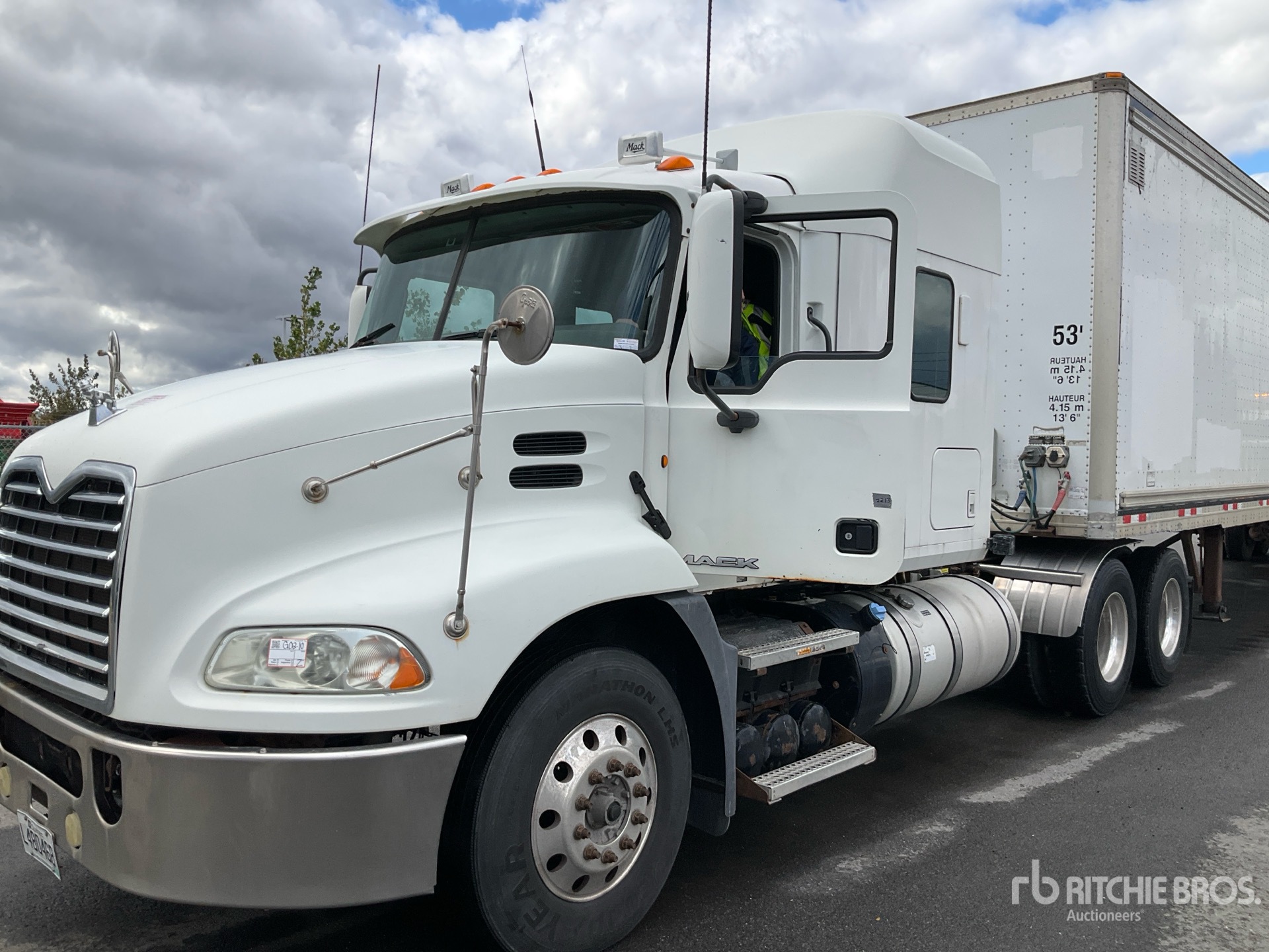 Photo of 2011 Mack CXU613