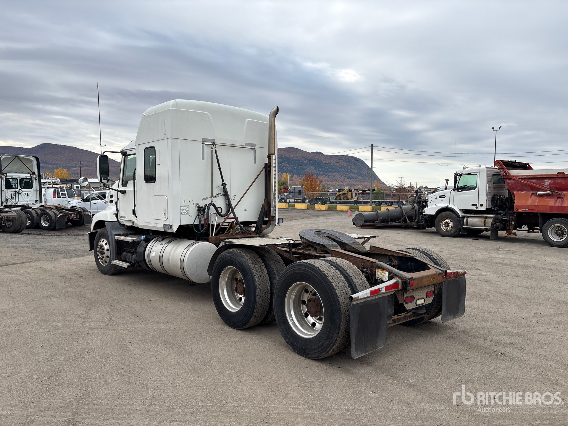 2011 Mack CXU613