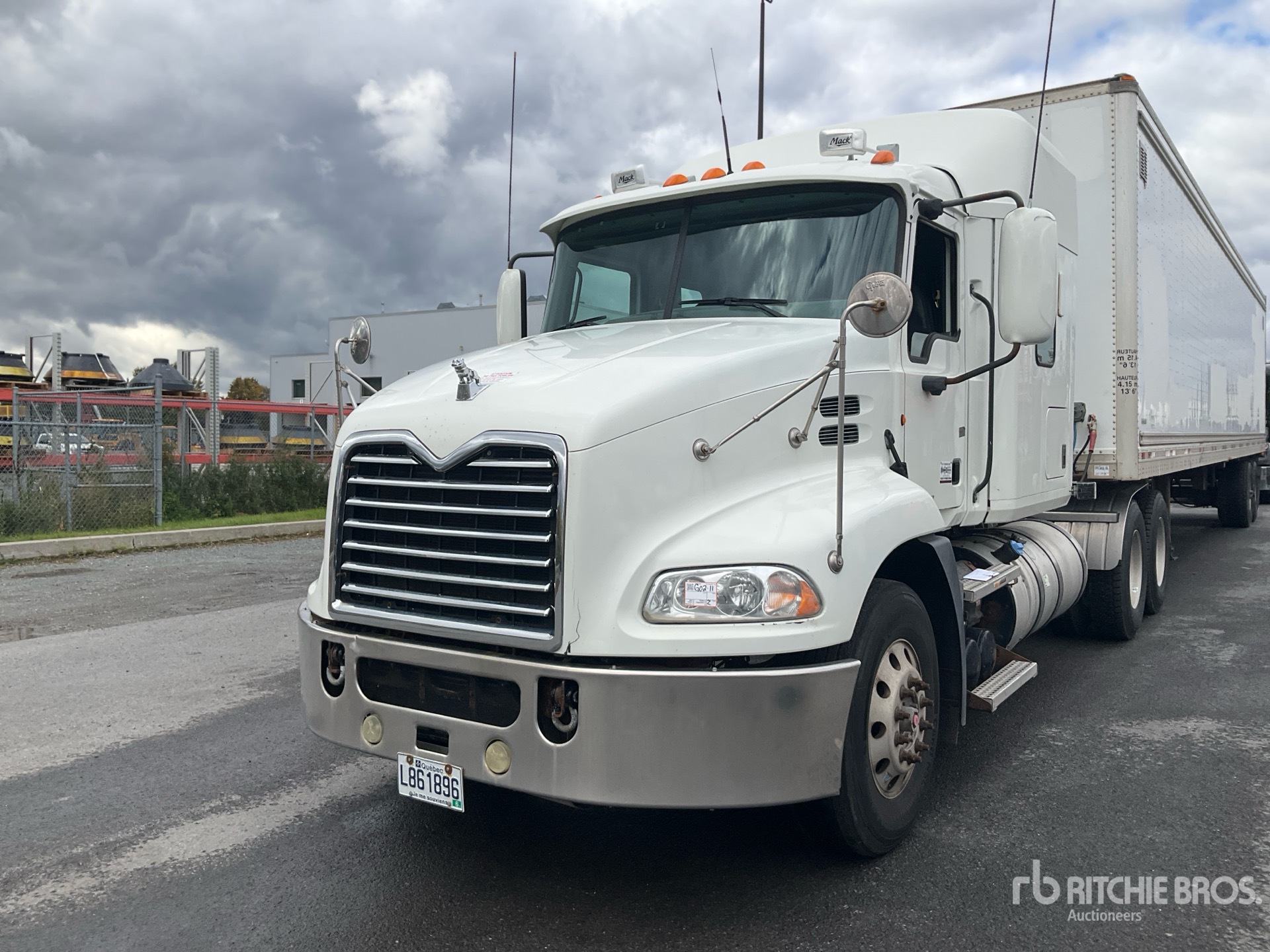 Photo of 2011 Mack CXU613