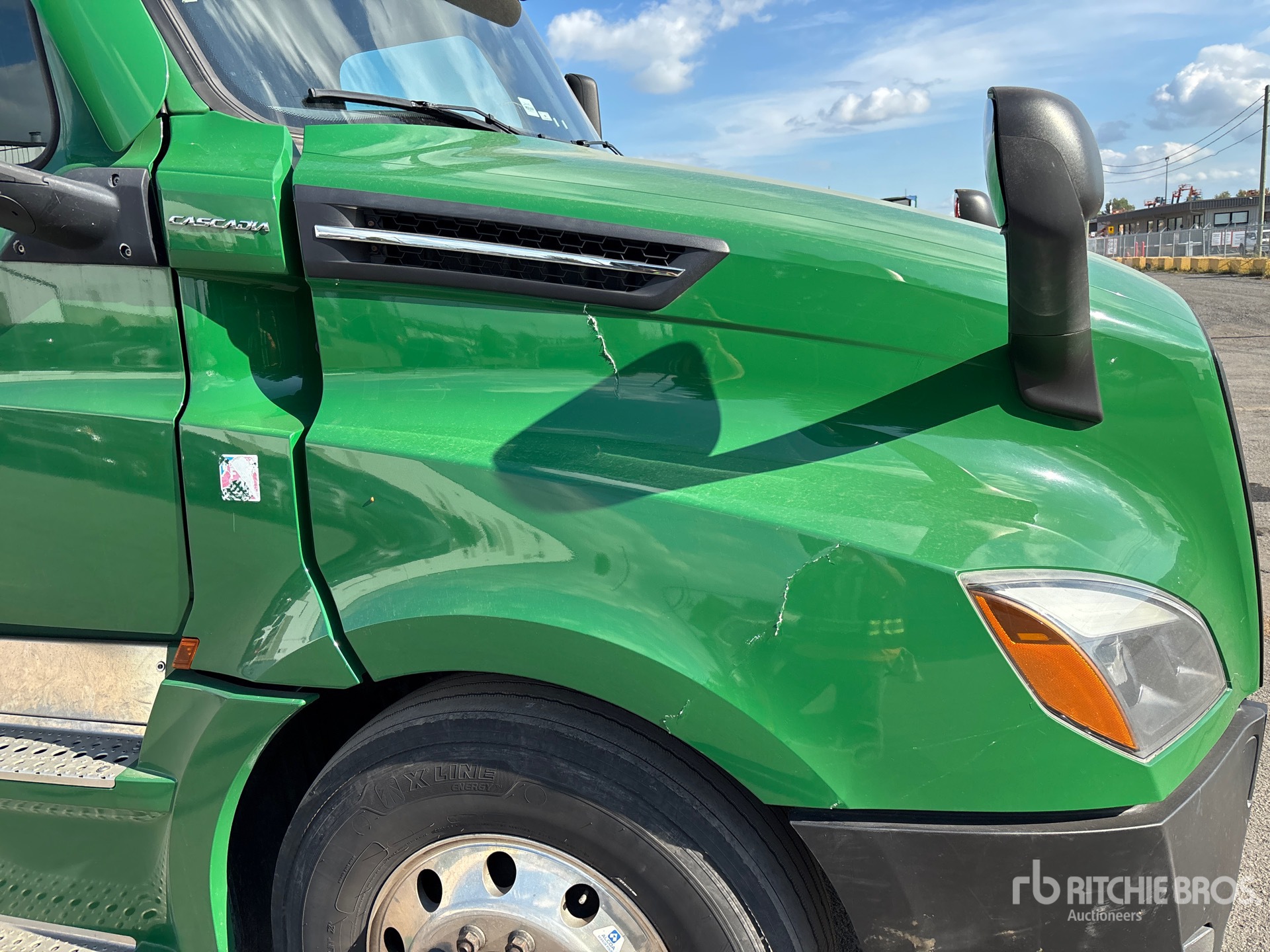 2021 Freightliner CASCADIA 126