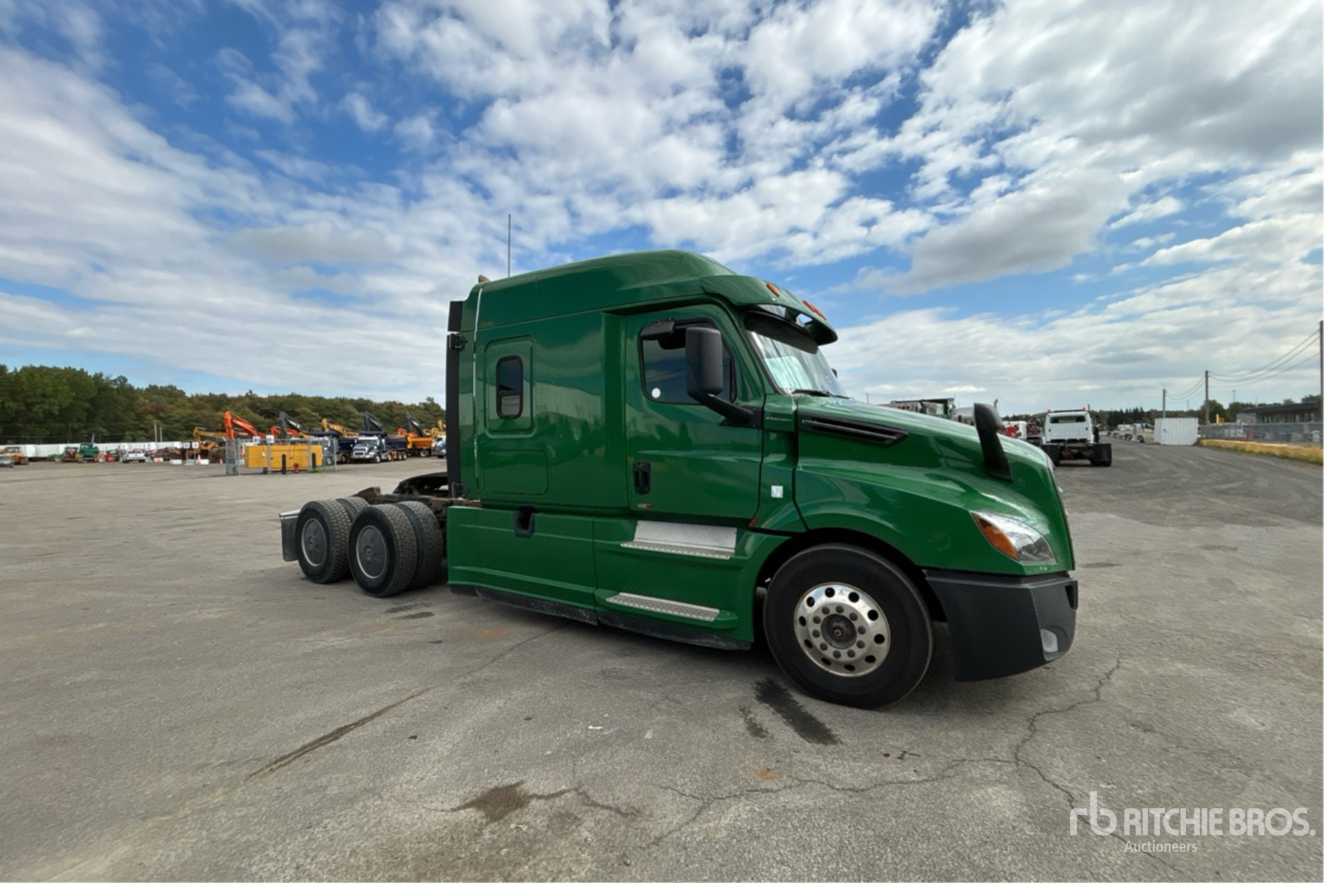 2020 Freightliner CASCADIA 126