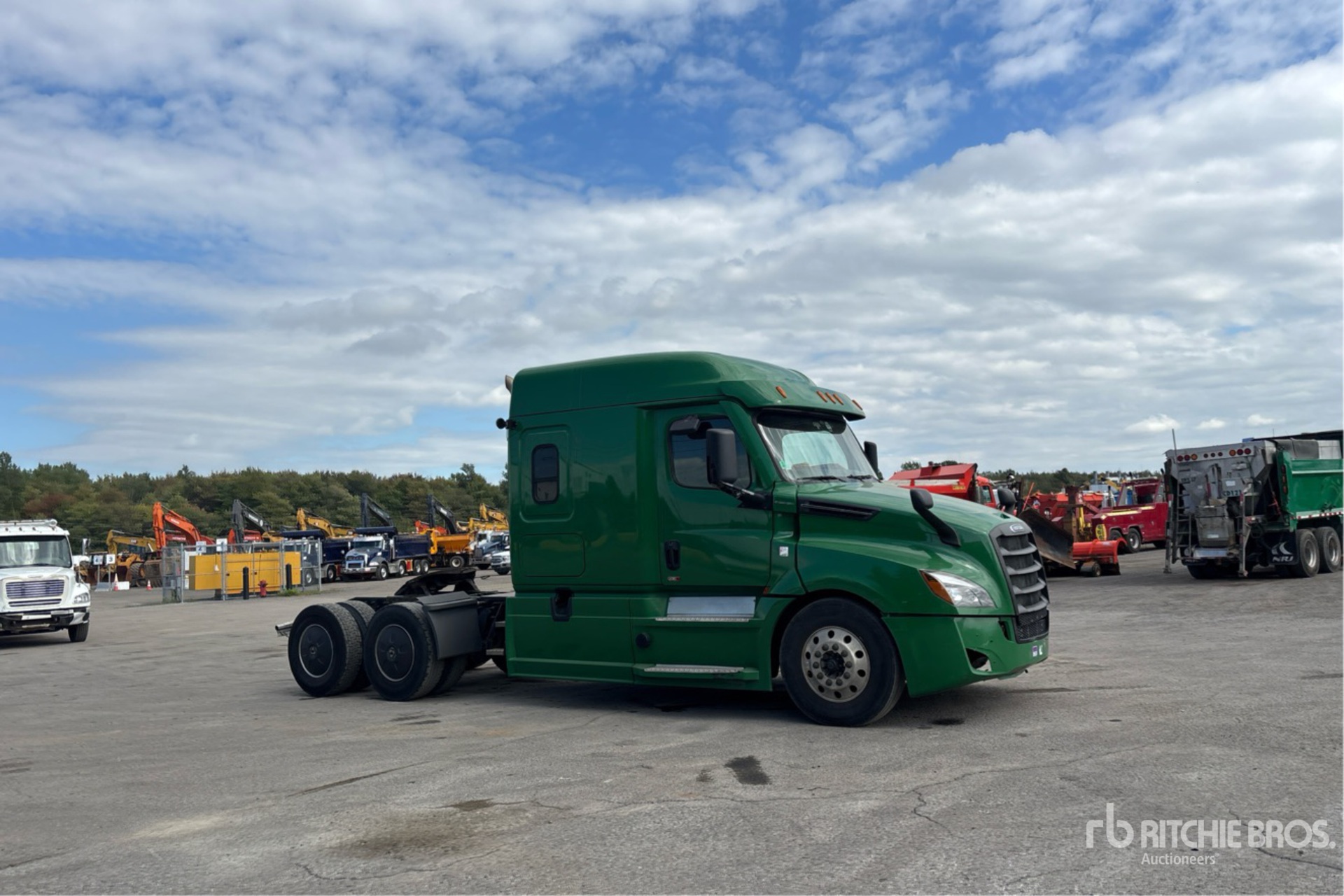 2021 Freightliner CASCADIA 126