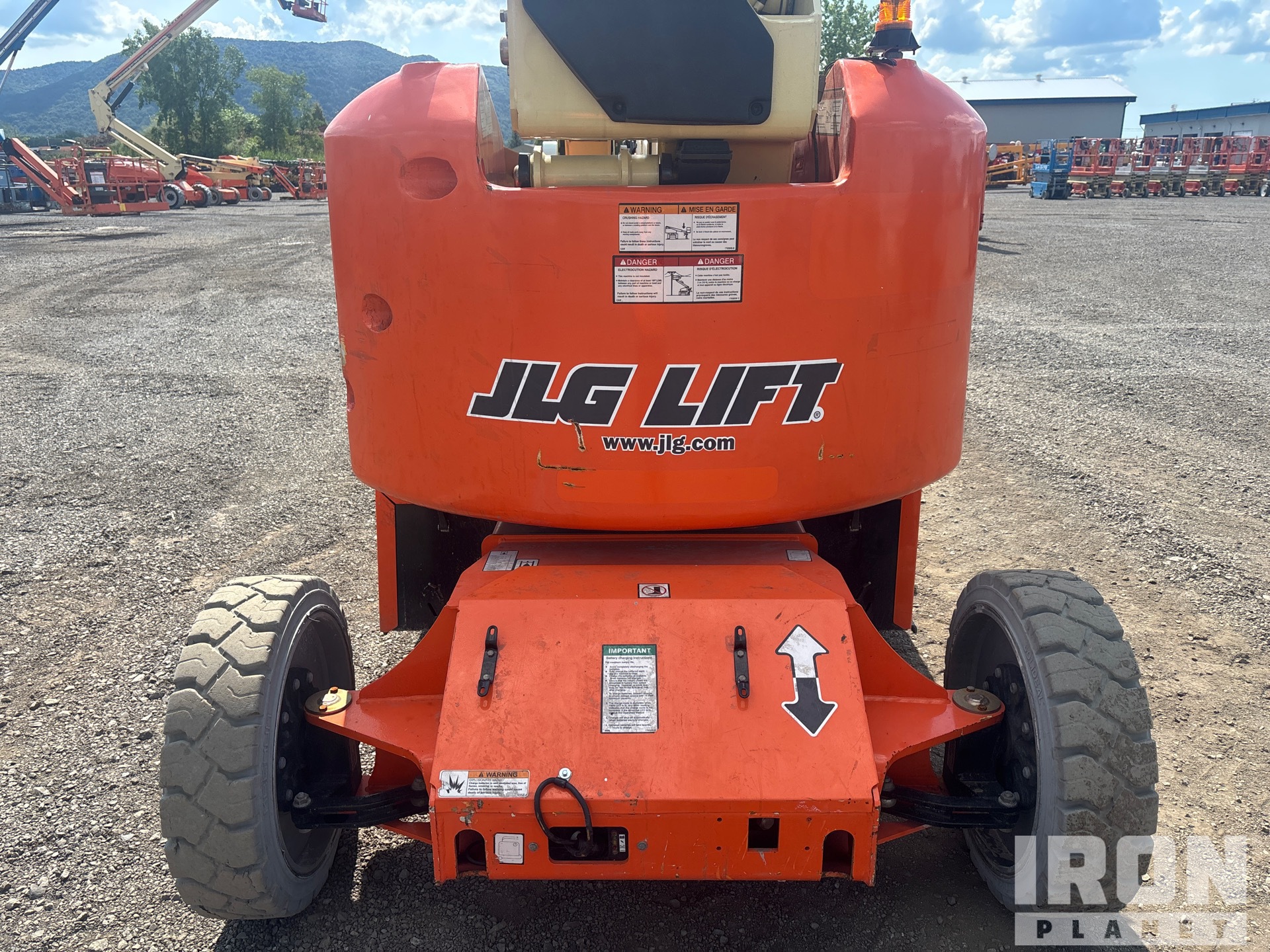 Photo of 2015 JLG E450AJ