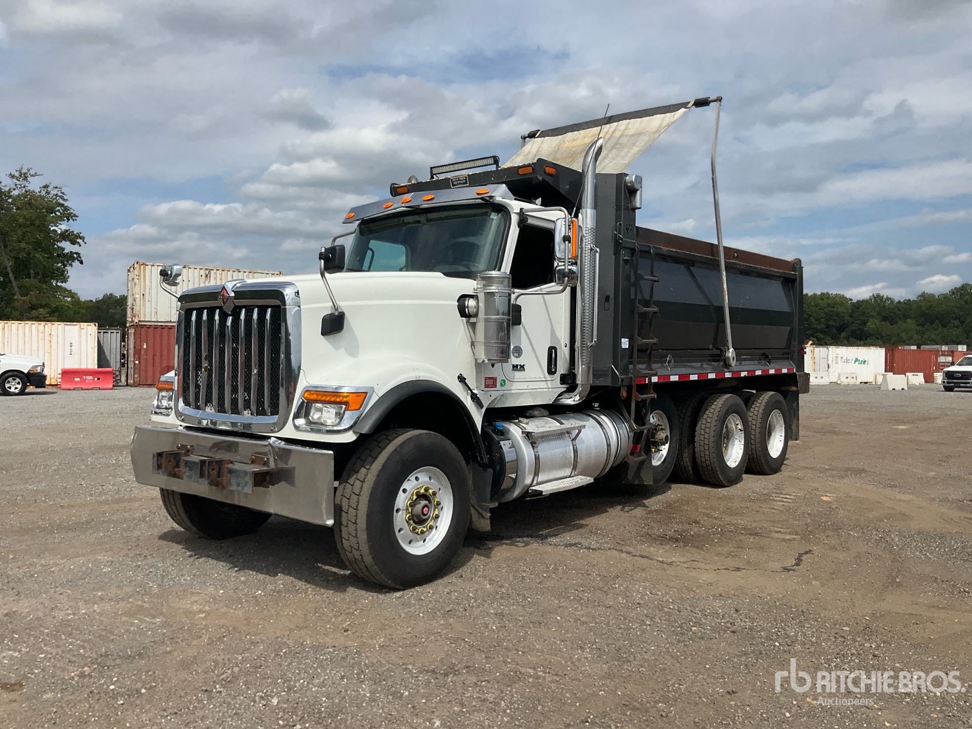 2020 International HX520
