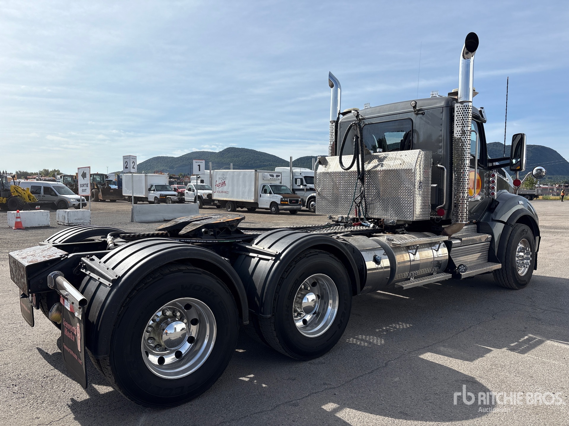 2021 Kenworth T880