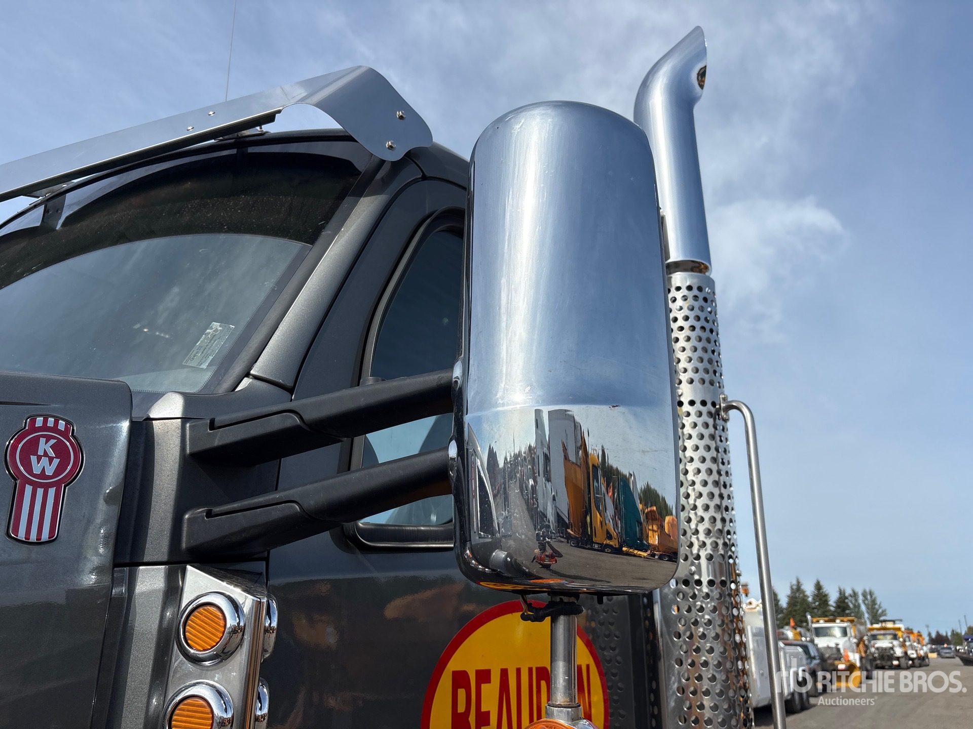 2021 Kenworth T880