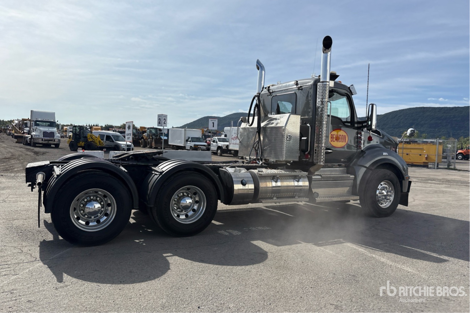 2021 Kenworth T880