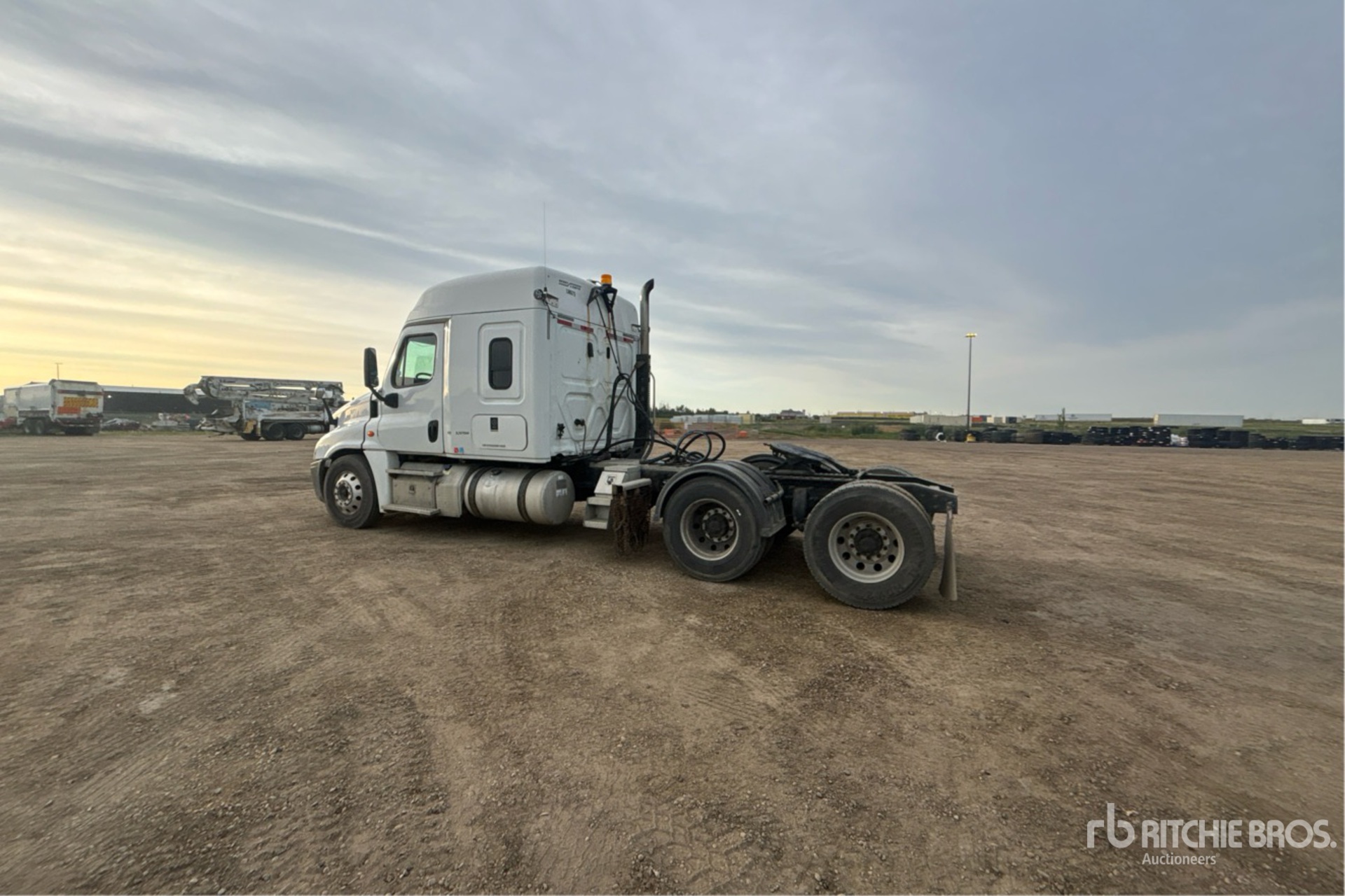 2018 Freightliner CASCADIA 125