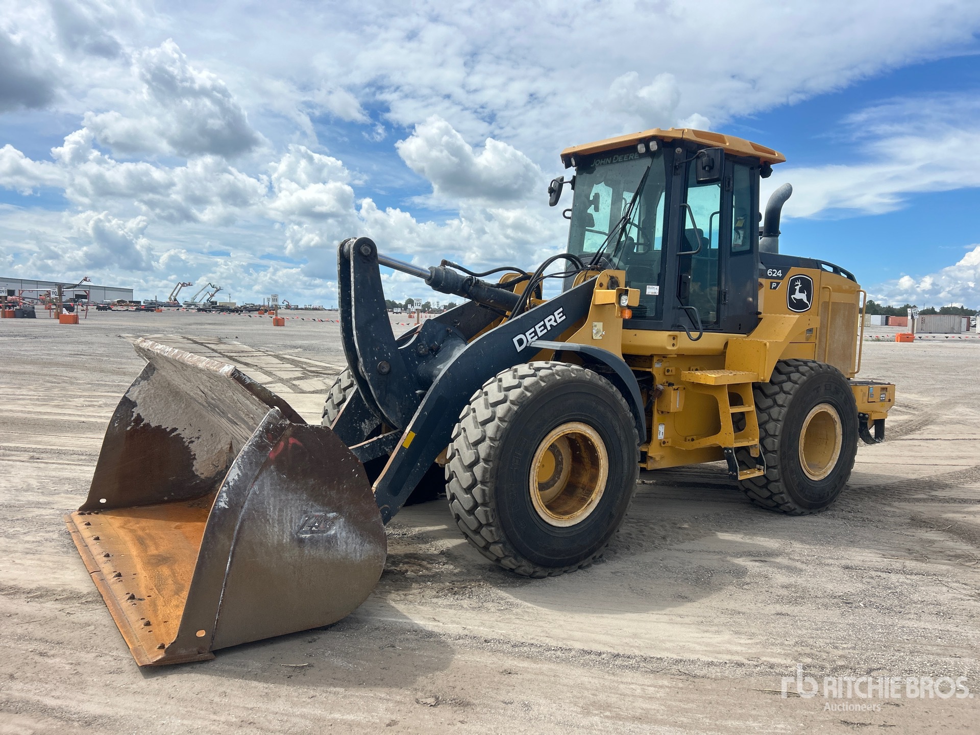 2022 John Deere 624 P-Tier