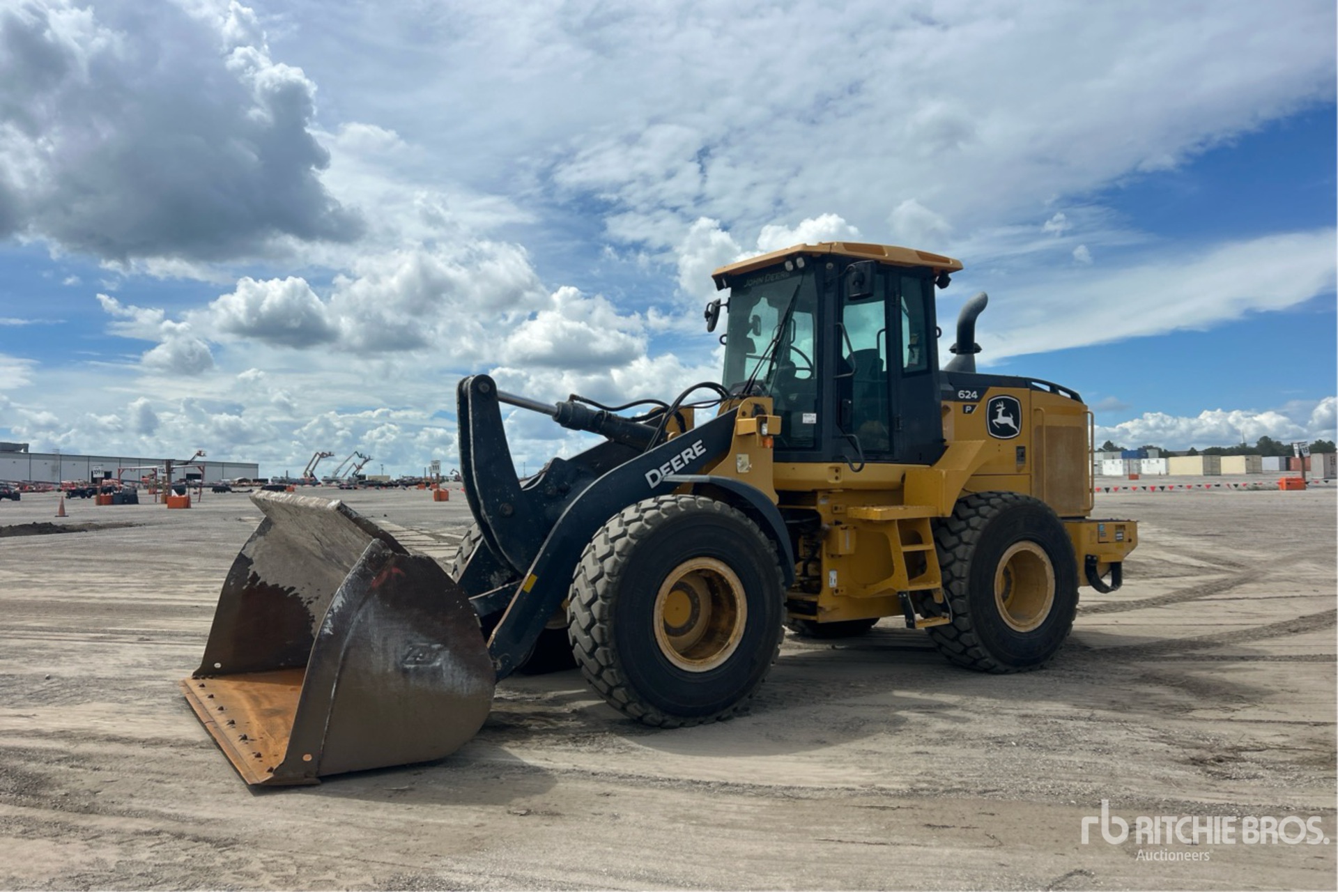 2022 John Deere 624 P-Tier