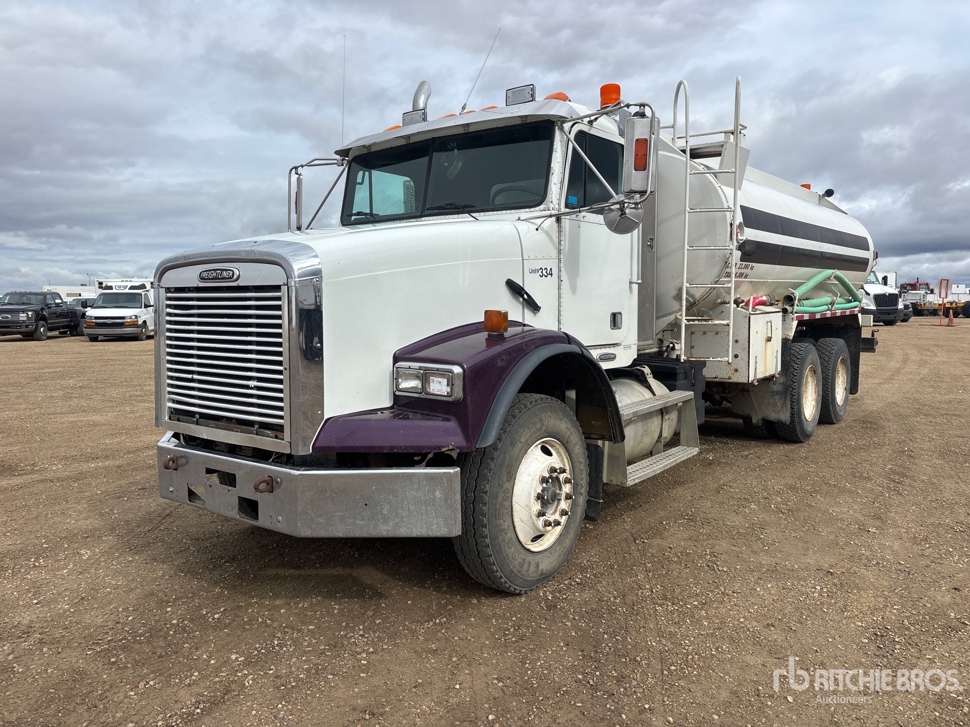 Photo of 1998 Freightliner FL-112