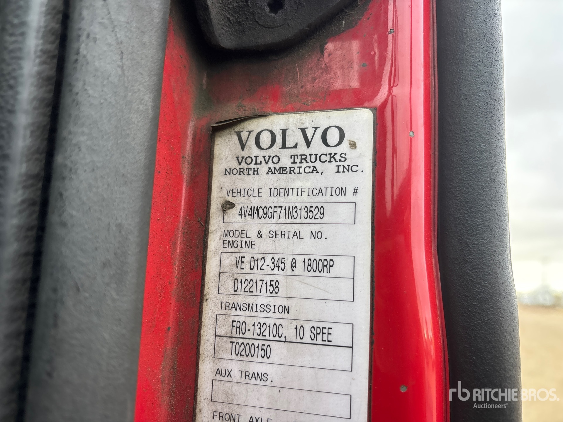 2001 Volvo VNL