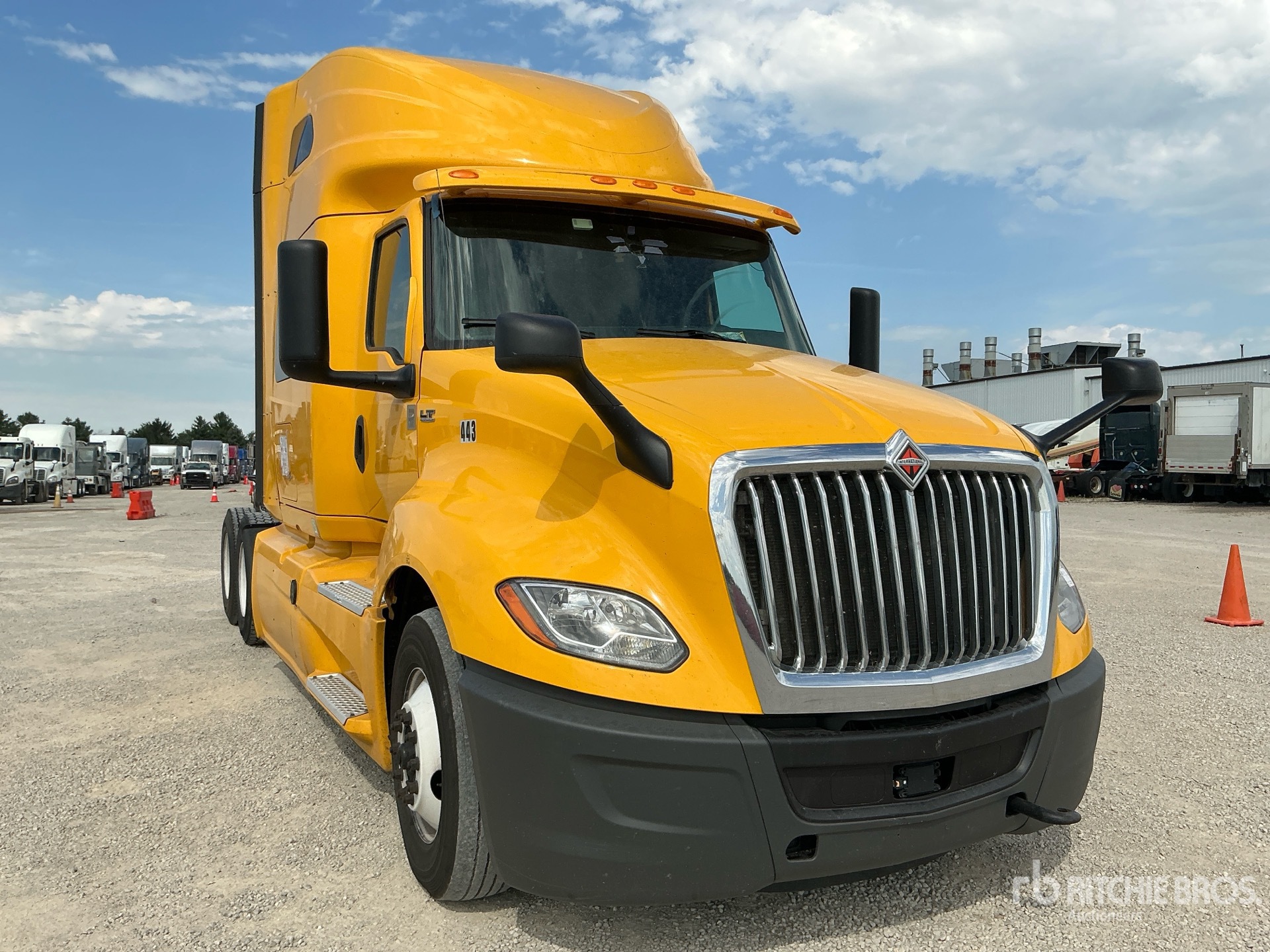 2020 International LT625